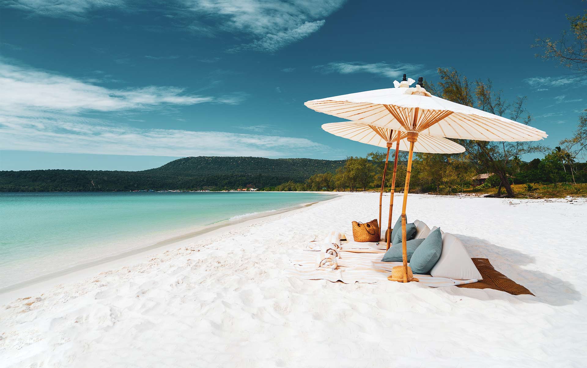 Cambodia, Koh Rong Strand, Parasoller På Stranden