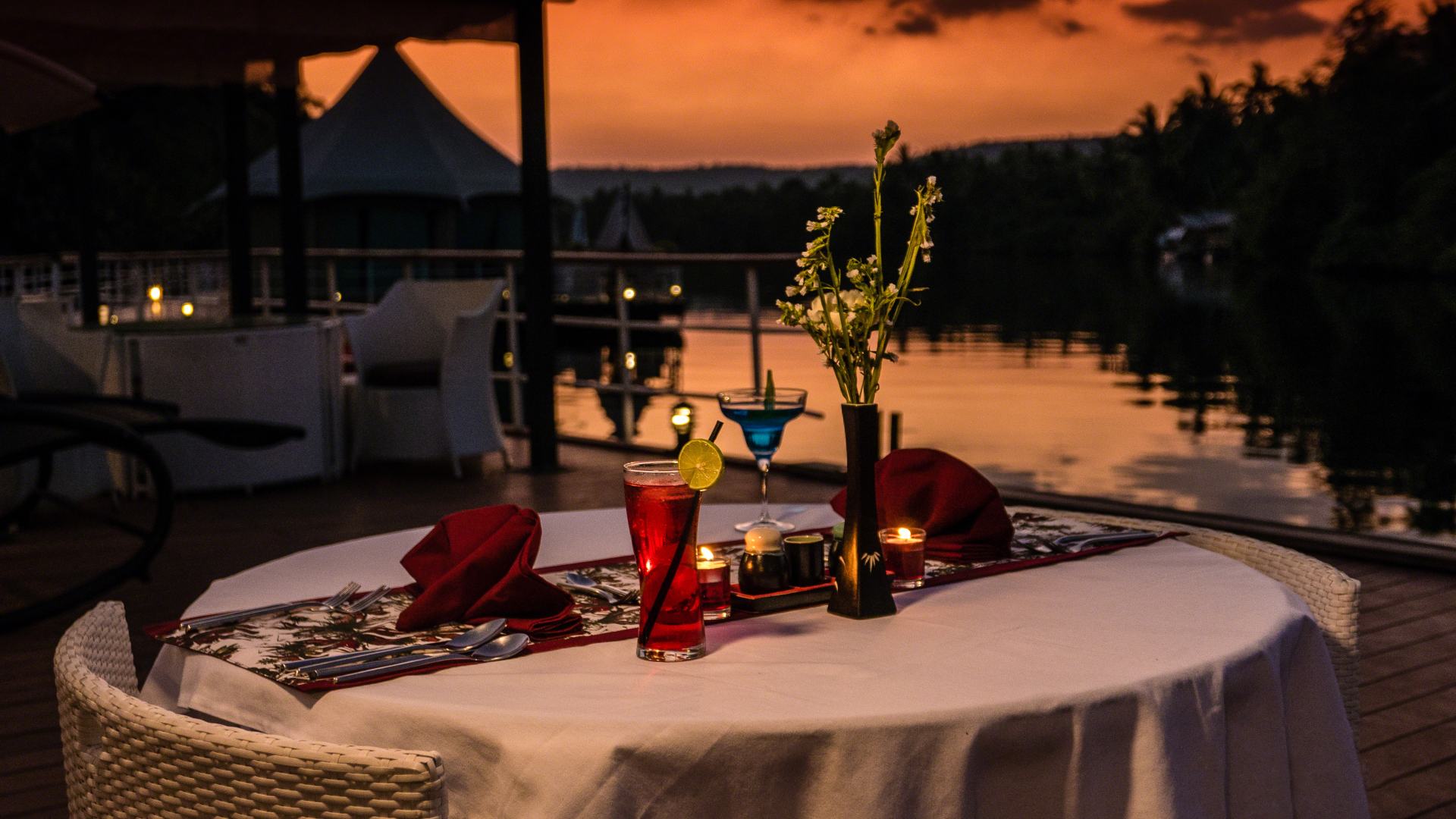 Cambodia, Tatai, 4 Rivers Floating Lodge, Dinner, Tusm&oslash;rke, Hygge