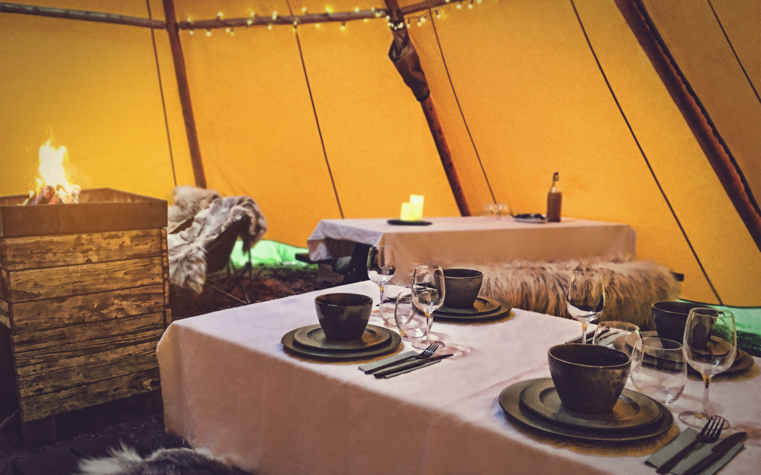 Gr&oslash;nland Camp Kiattua, Nuuk, Fjord, Glamping, Telt, Bordd&aelig;kning