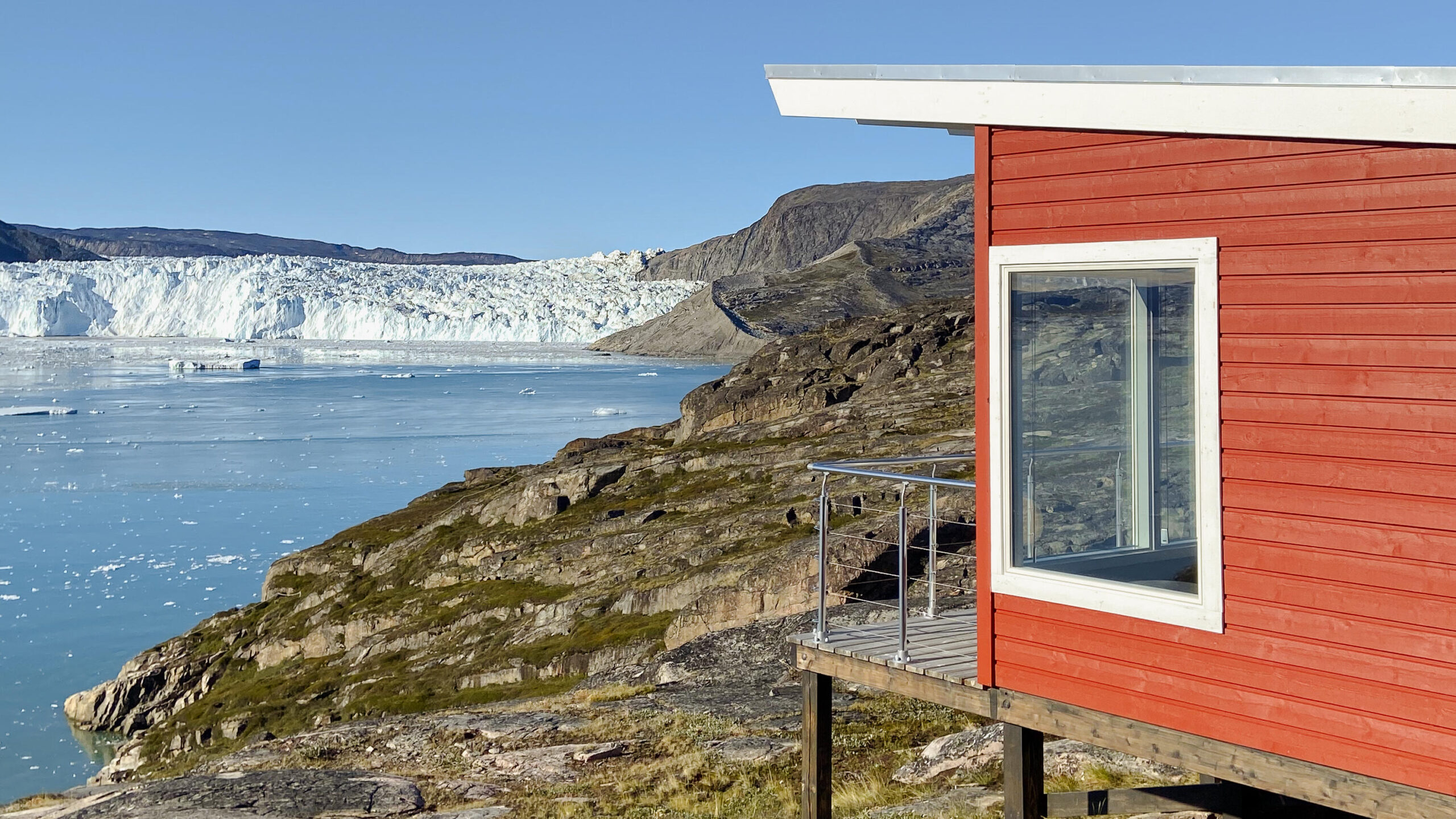Gr&oslash;nland Glacier Lodge Eqi Comfort De Luxe hytte Udsigt &copy;World Of Greenland