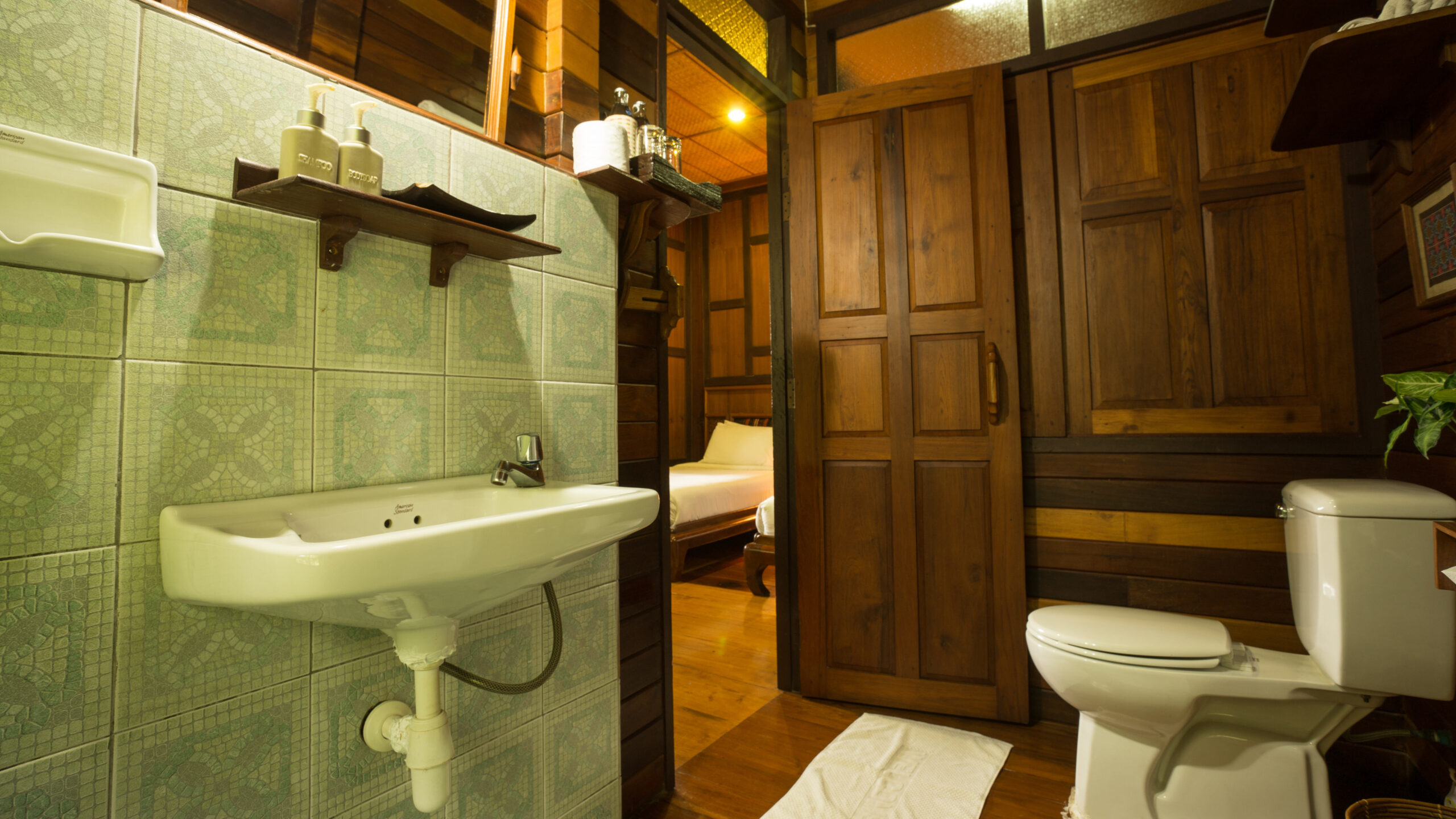 Thailand, Chiang Mai, Khum Lanna, Bathroom 