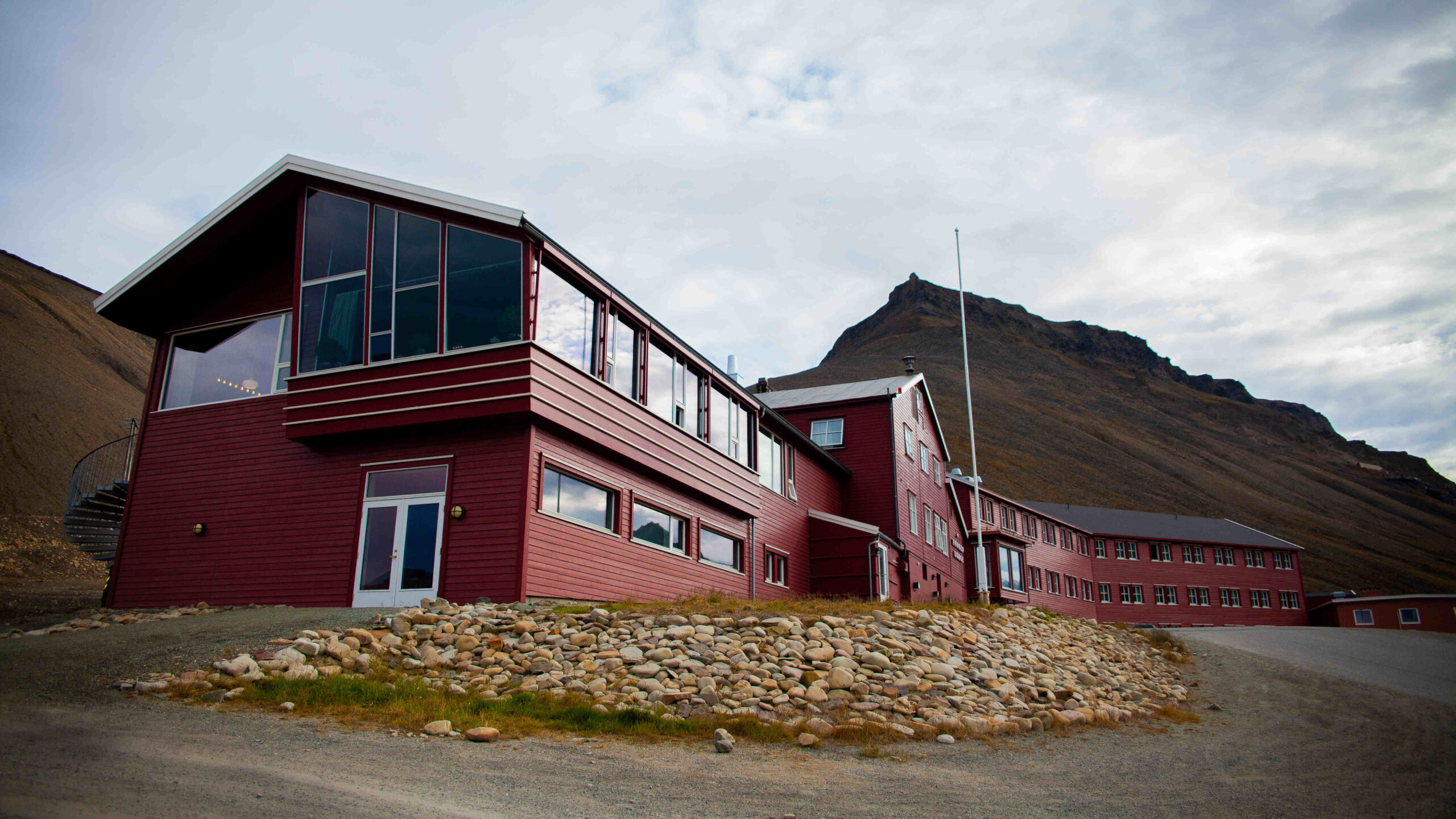 Outside Sommer, Funken Lodge, Svalbard, Norge