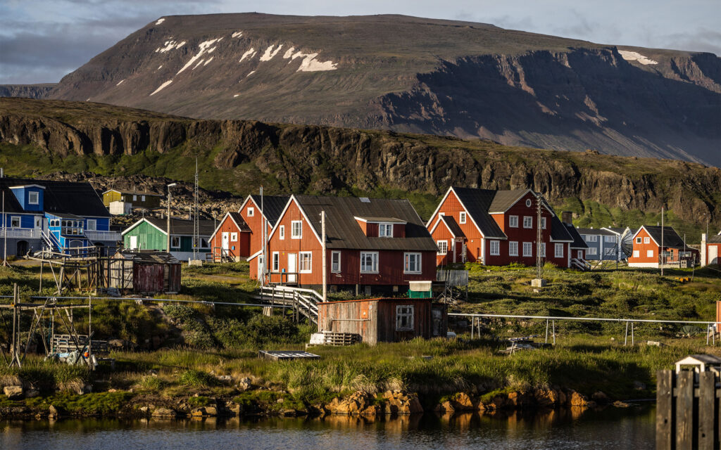 Grønland, Diskoøen, Qeqertarsuaq, Godhavn, Hotel Disko, Bygd, Natur