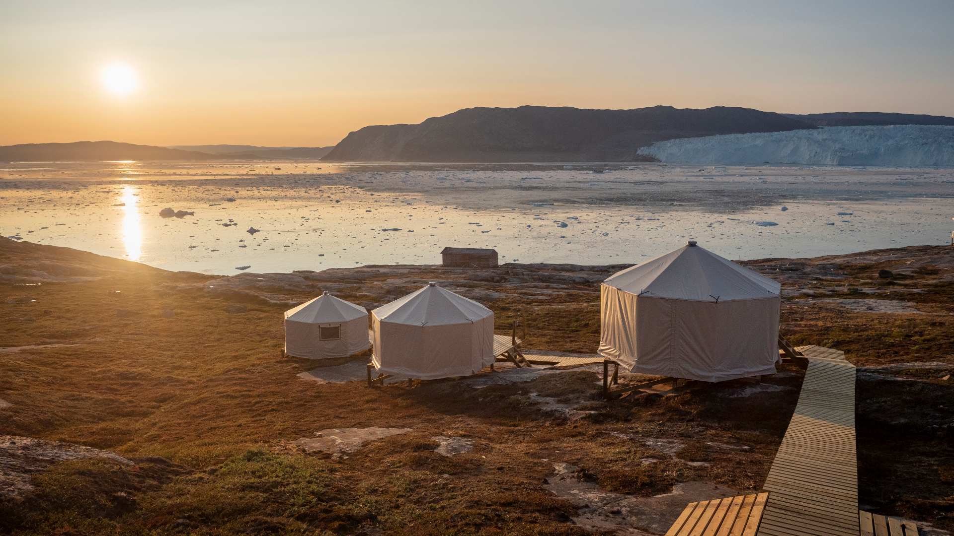 Gr&oslash;nland Ilulissat, Eqi, K&aelig;lvende Br&aelig;, Glacier Lodge Glamping, Telte, Gletsjer