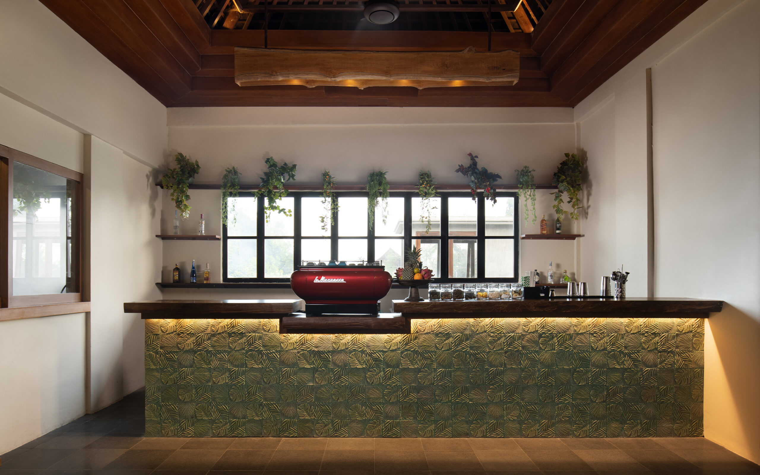 Indonesien Bali Ubud Adiwana Suweta, Tablespoon Bistro Bar