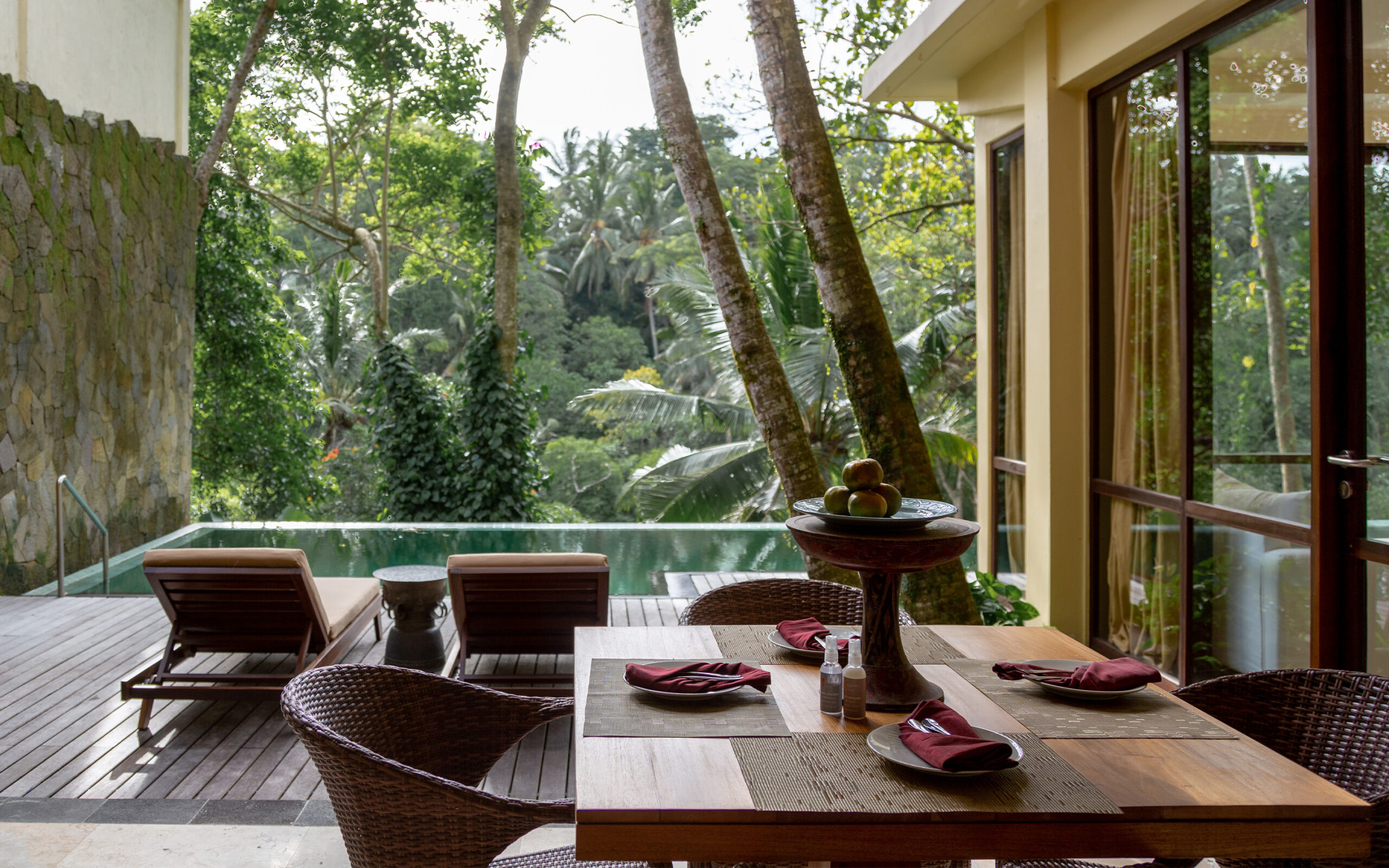 Indonesien Bali Ubud Komaneka Bisma, Family Duplex Pool Villa, Terrace Pool 