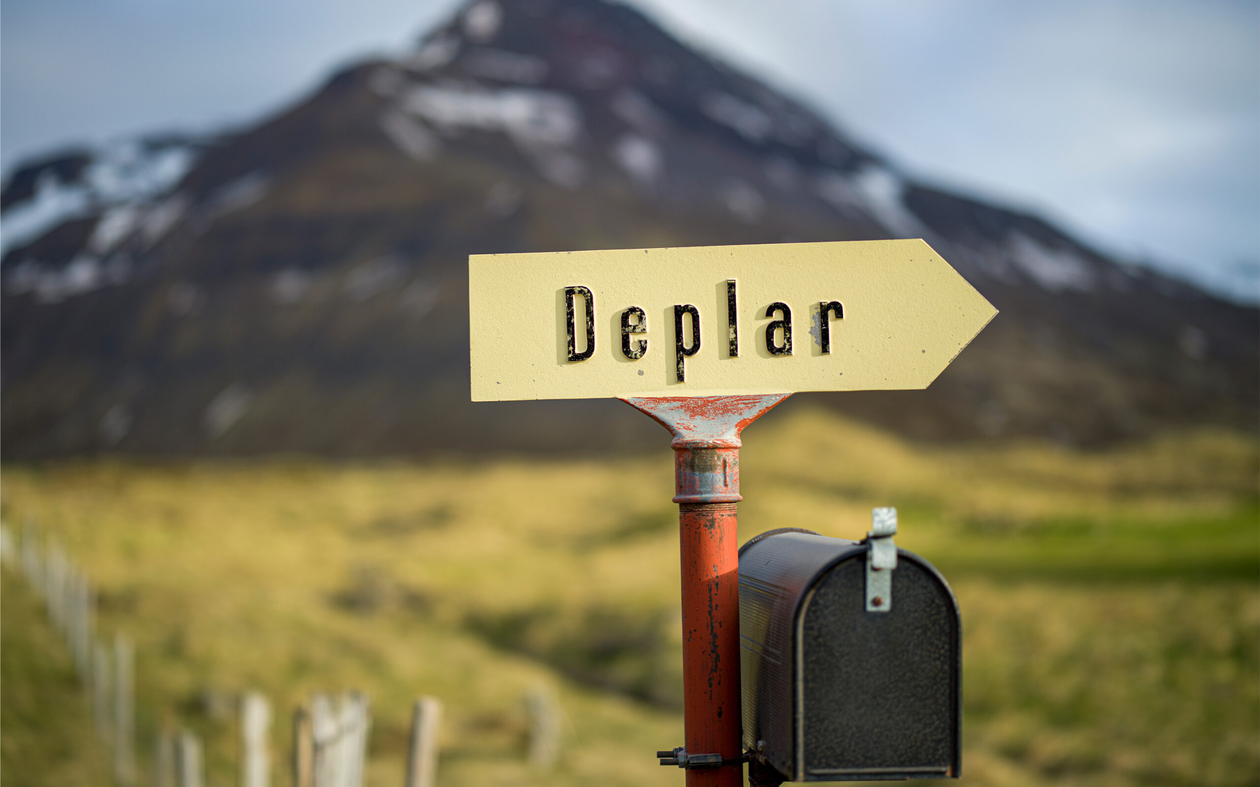 Island Deplar Farm Sign