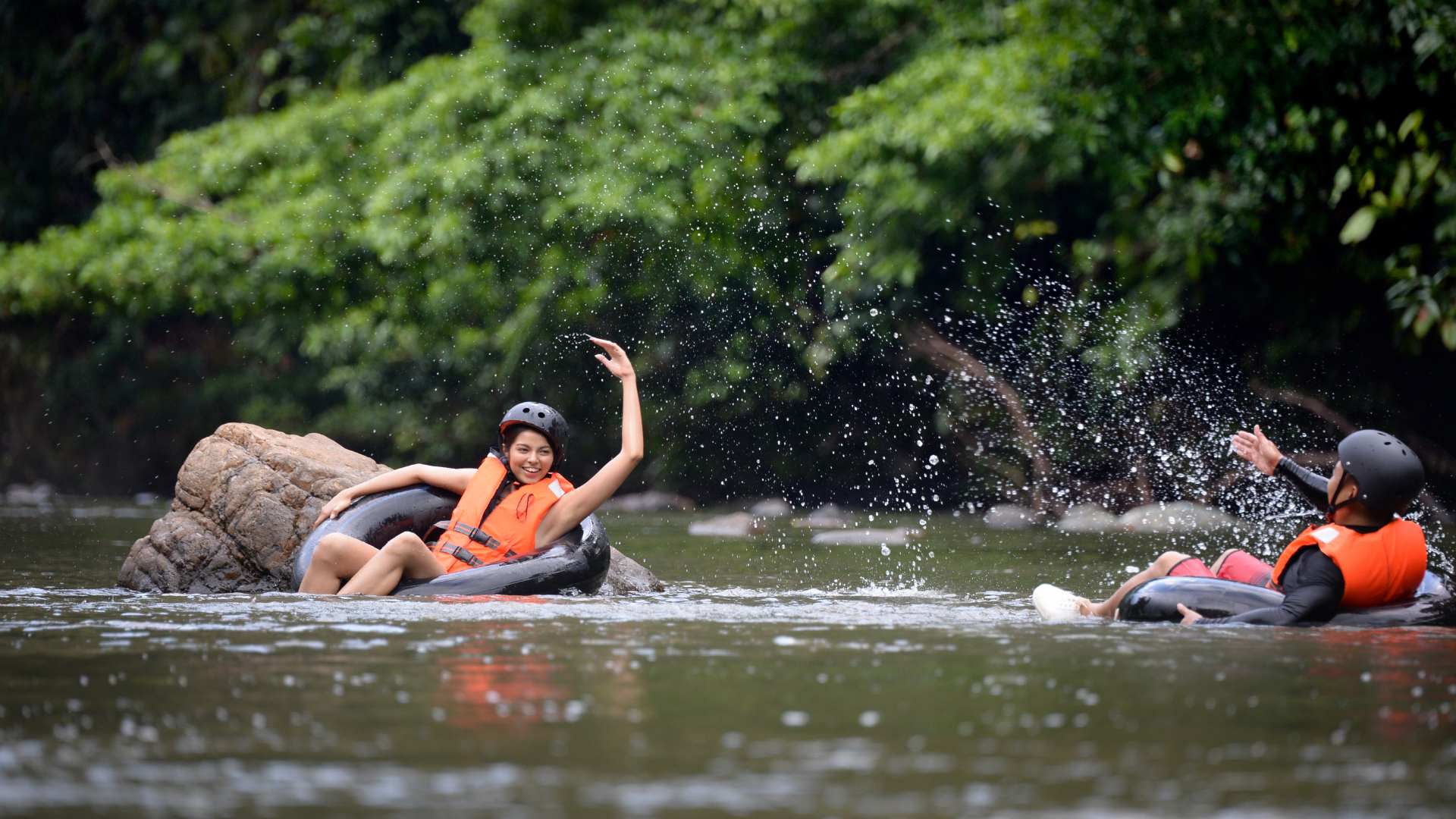 Malaysia, Borneo, Danum Valley Borneo Rainforest Lodge, River tubing
