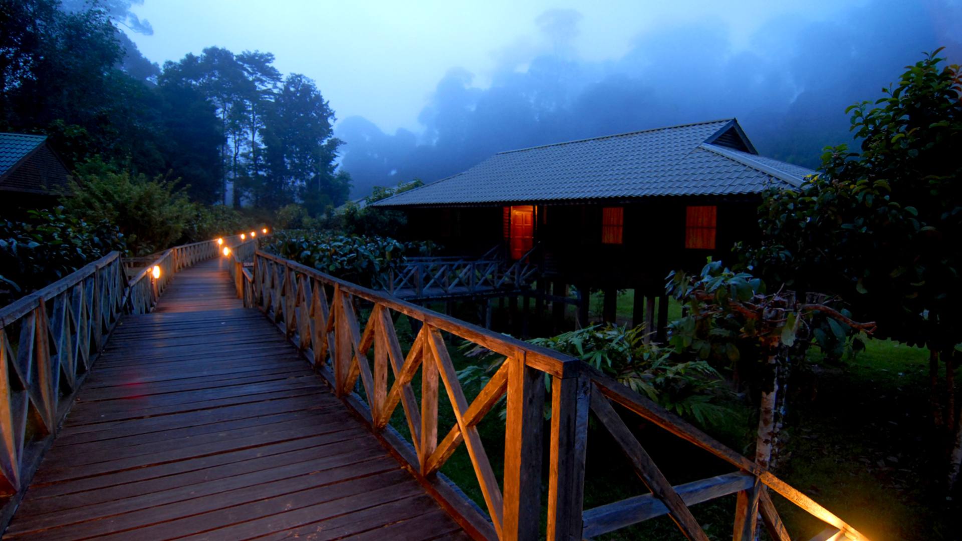 Malaysia, Borneo Danum Valley Borneo,Rainforest Lodge, Standard Chalet Exterior