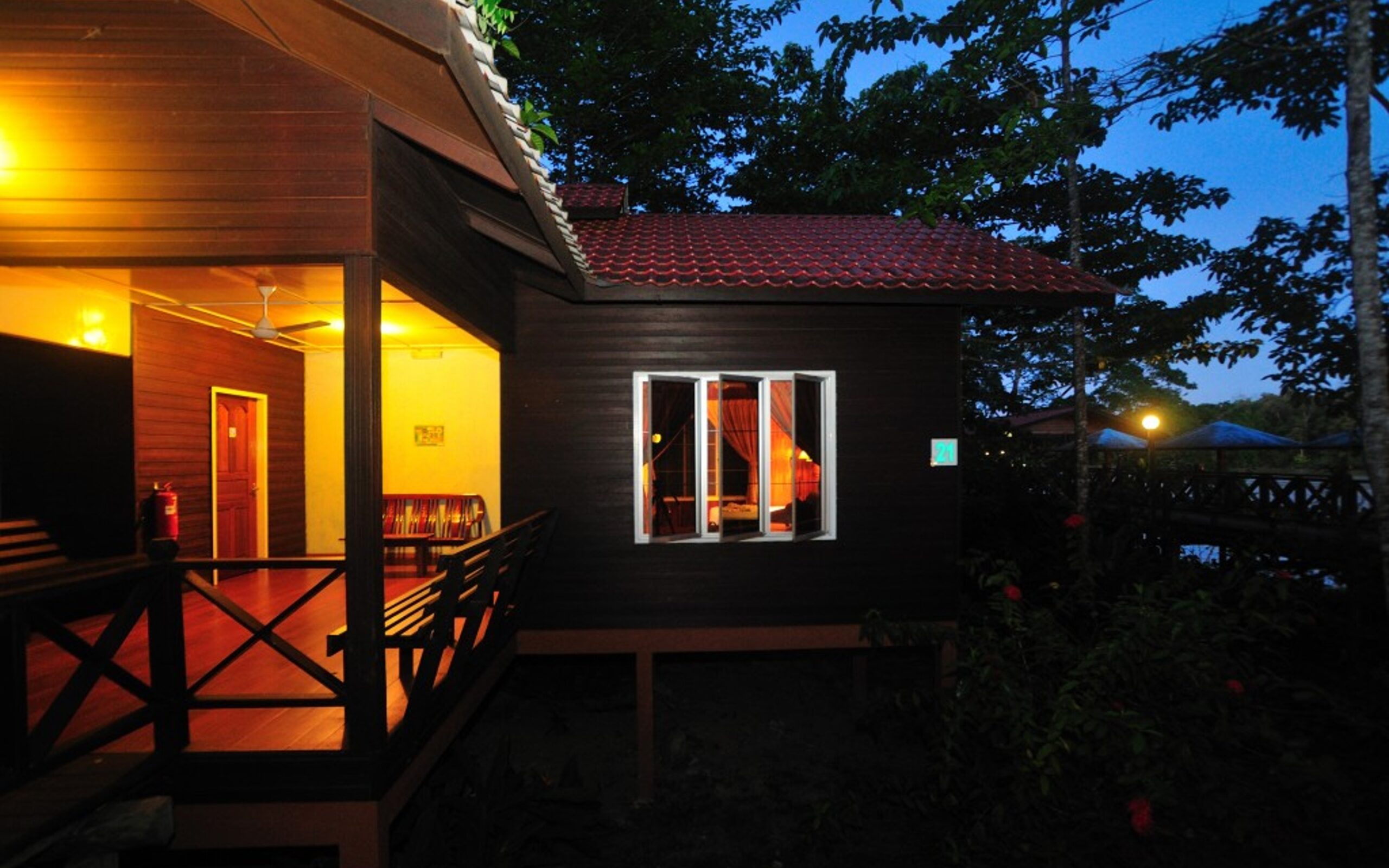 Malaysia, Borneo, Kinabatangan River Lodge Chalet