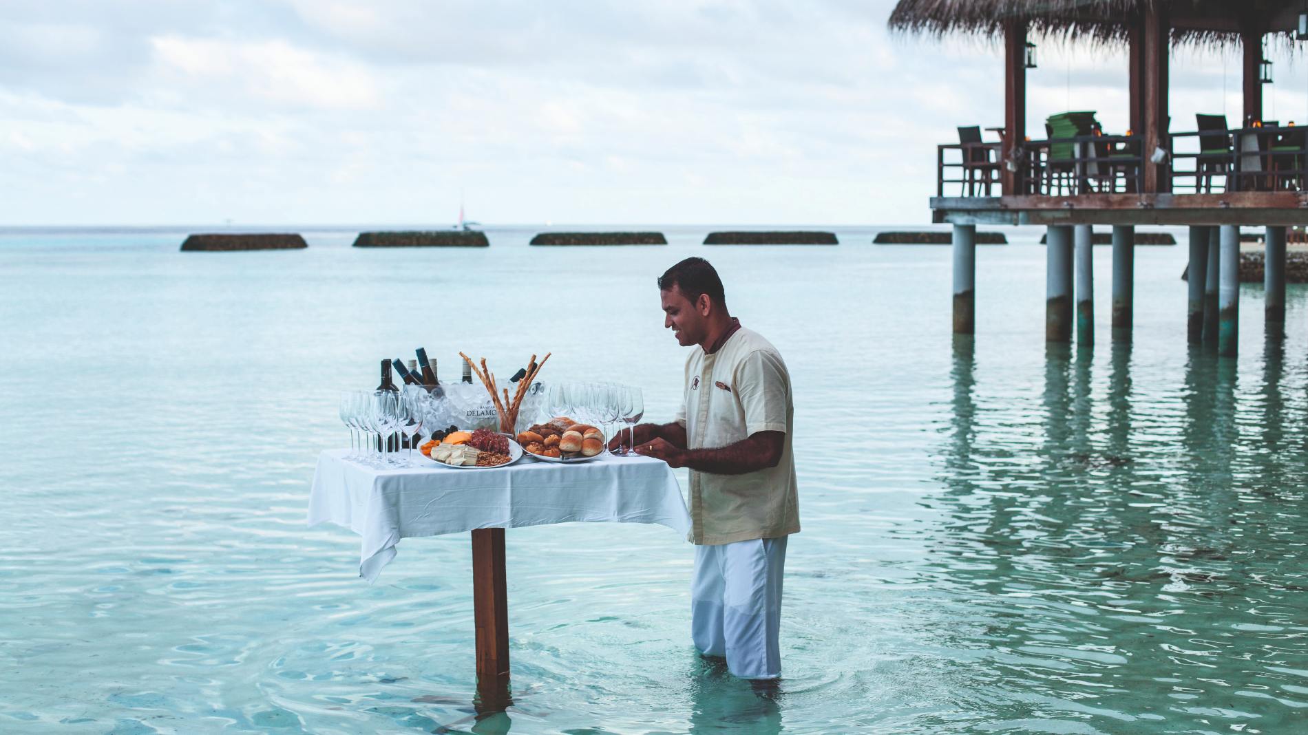 Rejser til Maldiverne, Constance Moofushi Maldives, middag i havet