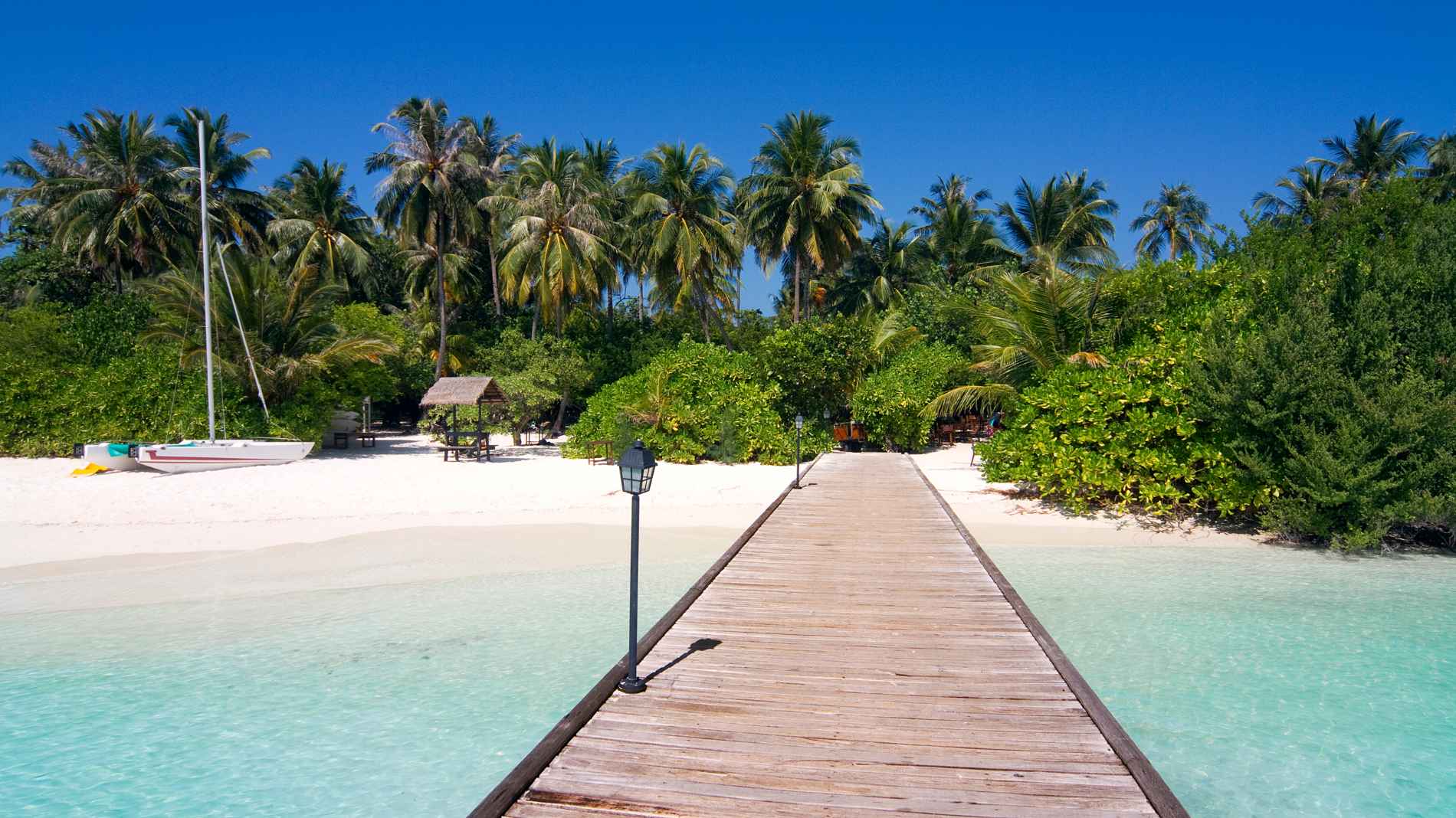 Rejser til Maldiverne, Embudu Village, stranden