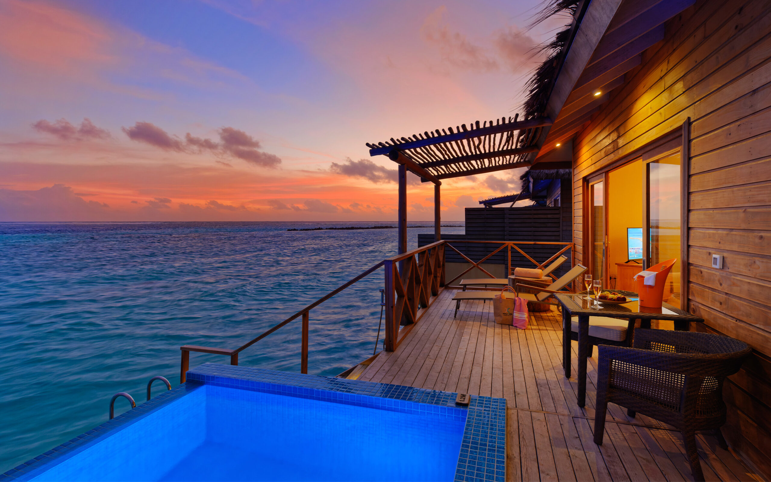 Maldiverne You And Me Maldives Aqua Suite With Pool Aftenlys