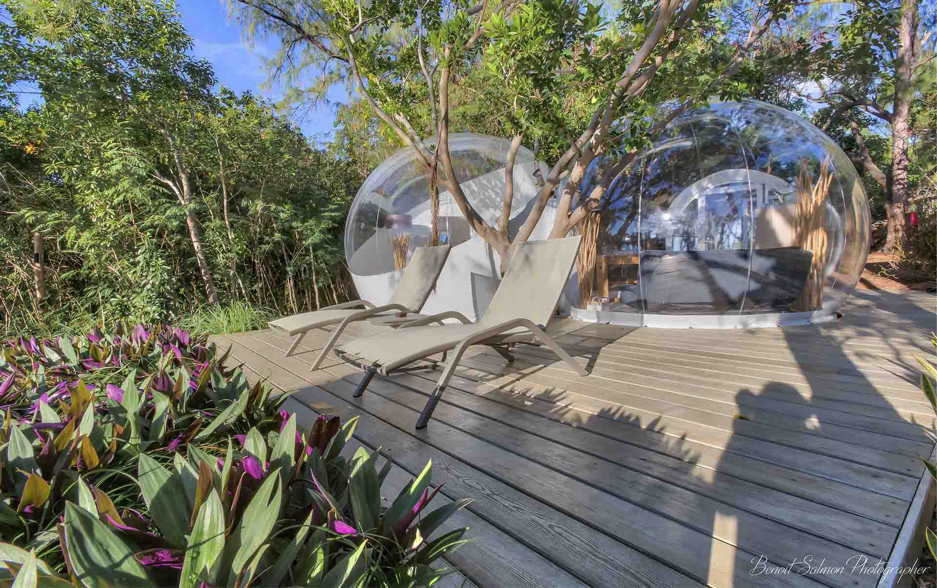 Rejser til Mauritius, Bubble Lodge Bois Ch&eacute;ri, Terrasse med solstole