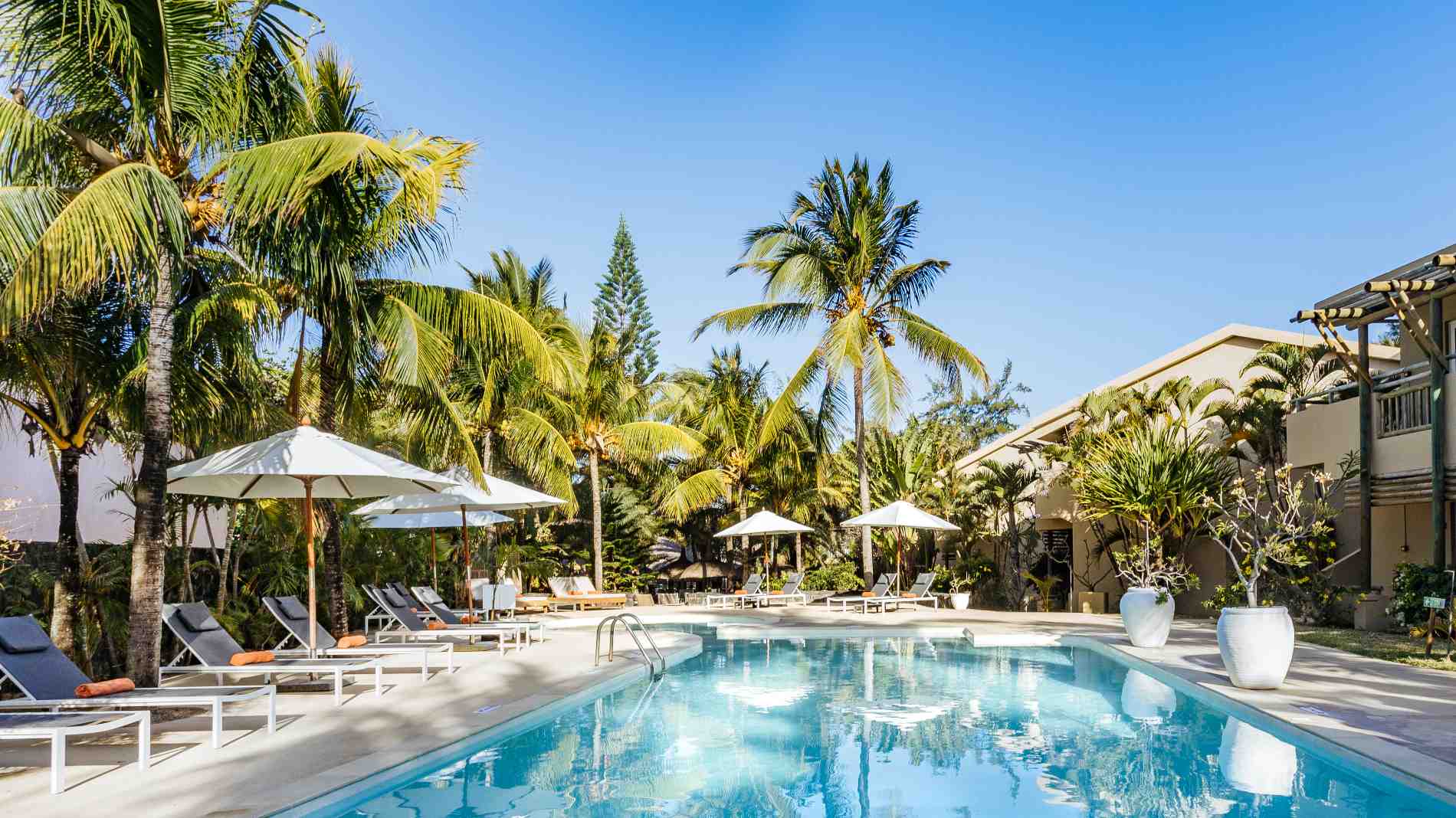 Rejser til Mauritius, Friday Attitude, Poolområdet på Friday Attitude