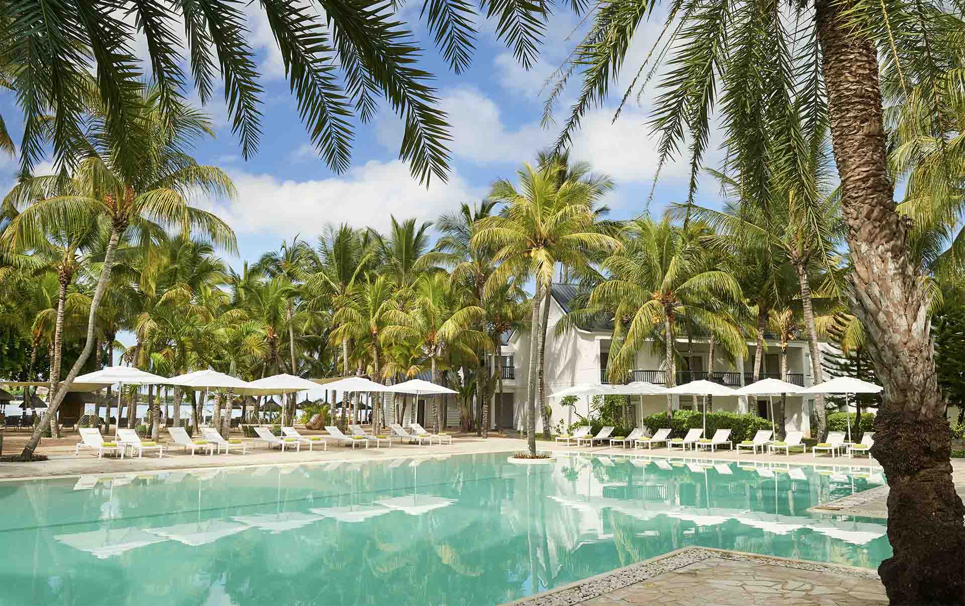 Rejser til Mauritius, The Ravenala Attitude, Swimmingpool p&aring; Ravenala Attitude