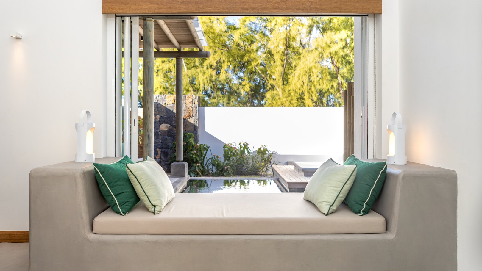 Rejse til Mauritius, Sunrise Attitude, Villa med udsigt til lille privat have og plunge pool