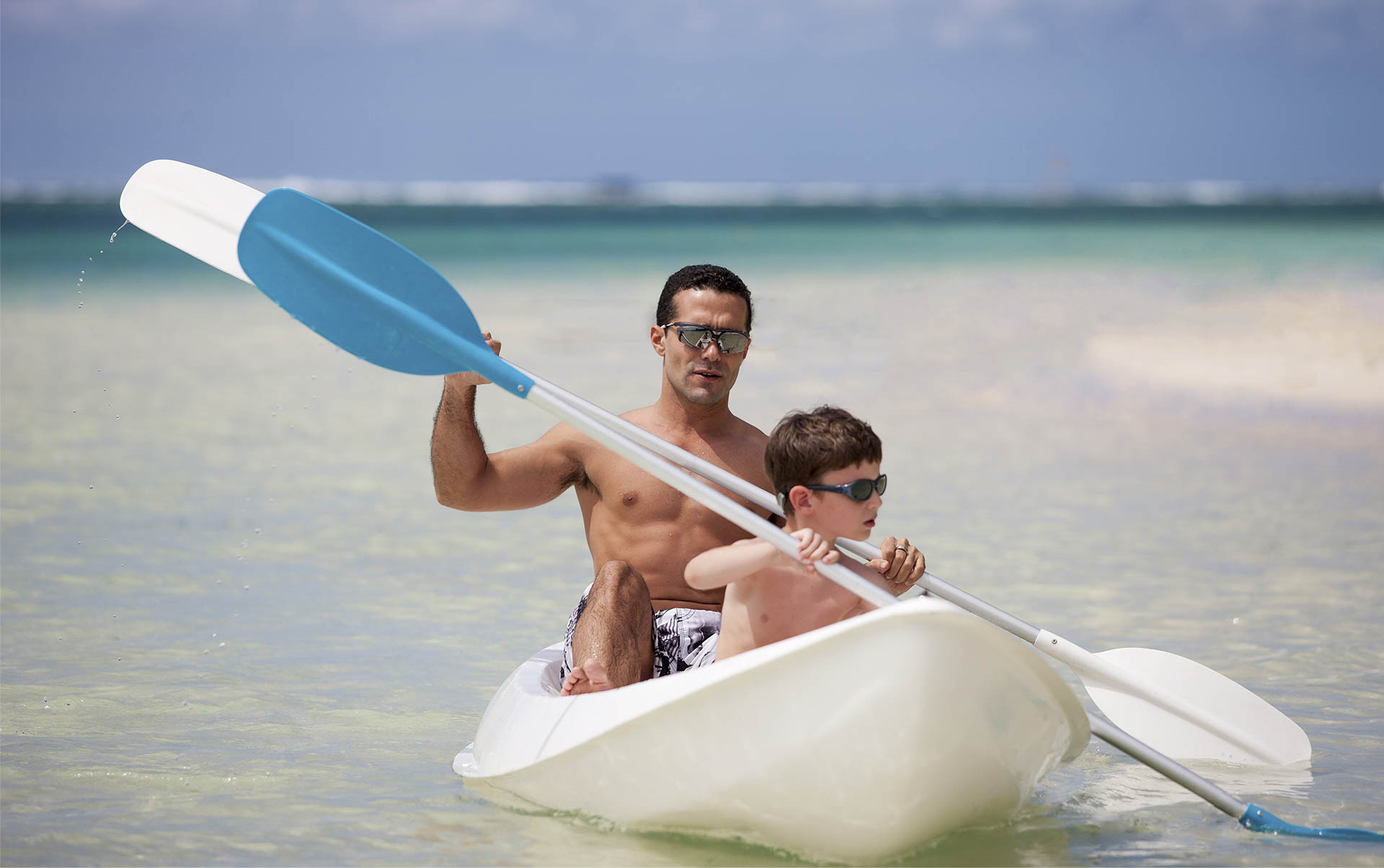 Rejser til Mauritius, The Residence Mauritius, To generationer i kajak