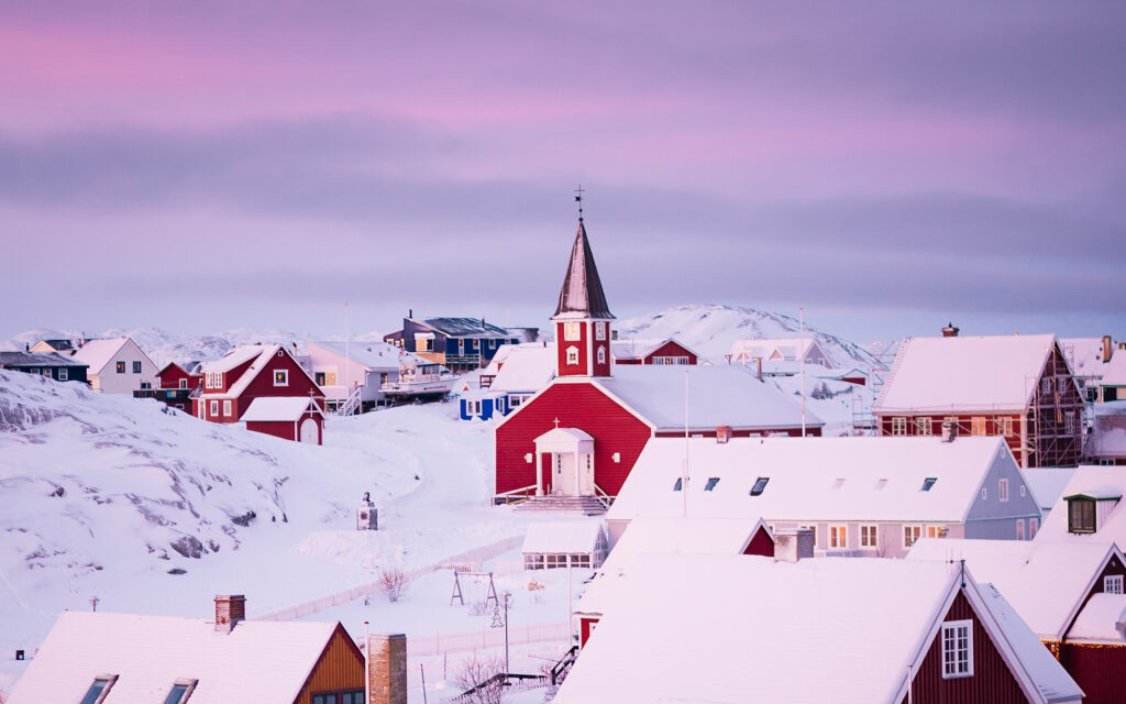 Grønland Nuuk kirke i vinterlys. Photo Rebecca Gustafsson , Visit Greenland