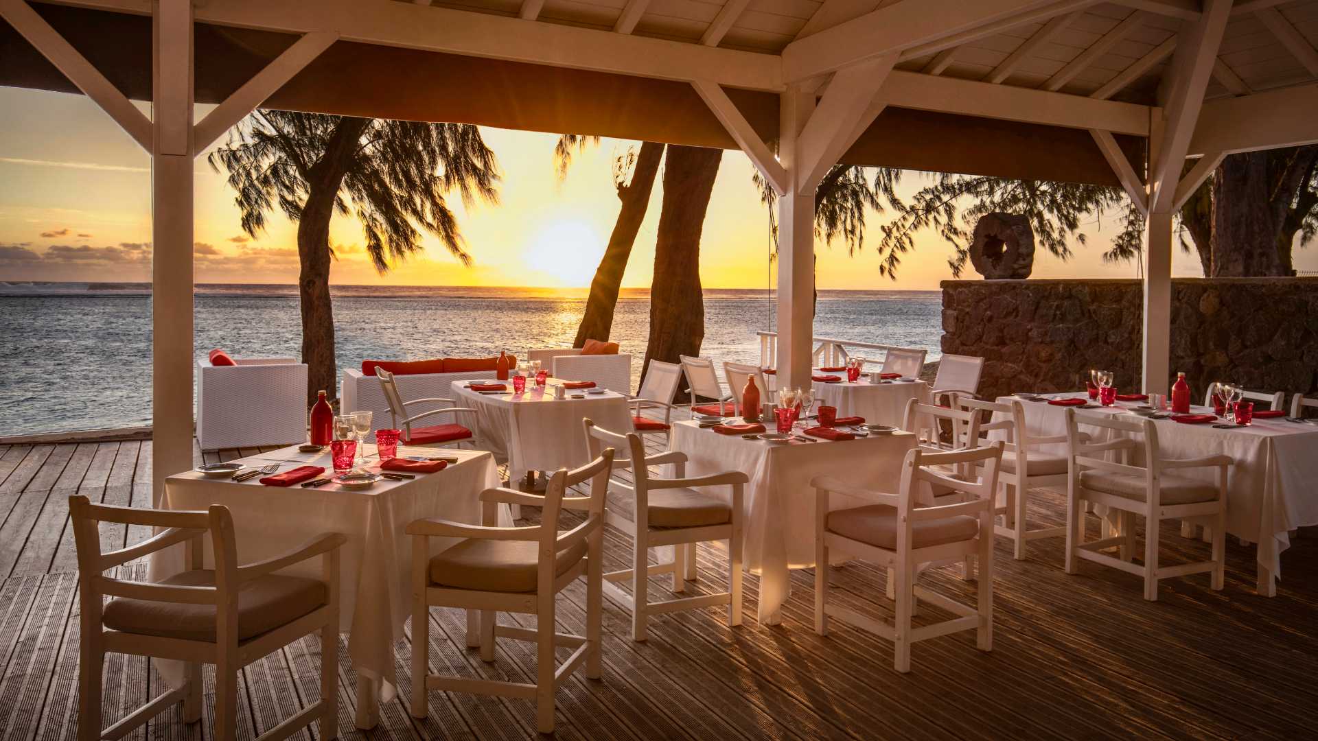 Reunion Lux St Gilles Beach Dining At Night
