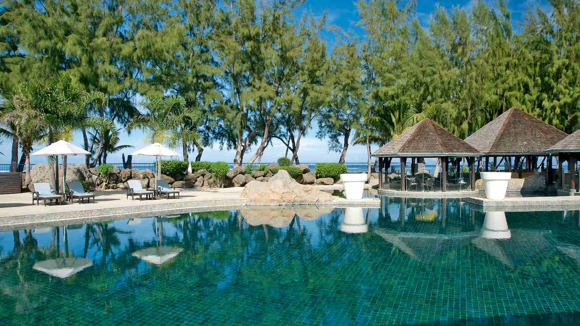 Reunion Lux St Gilles Pool
