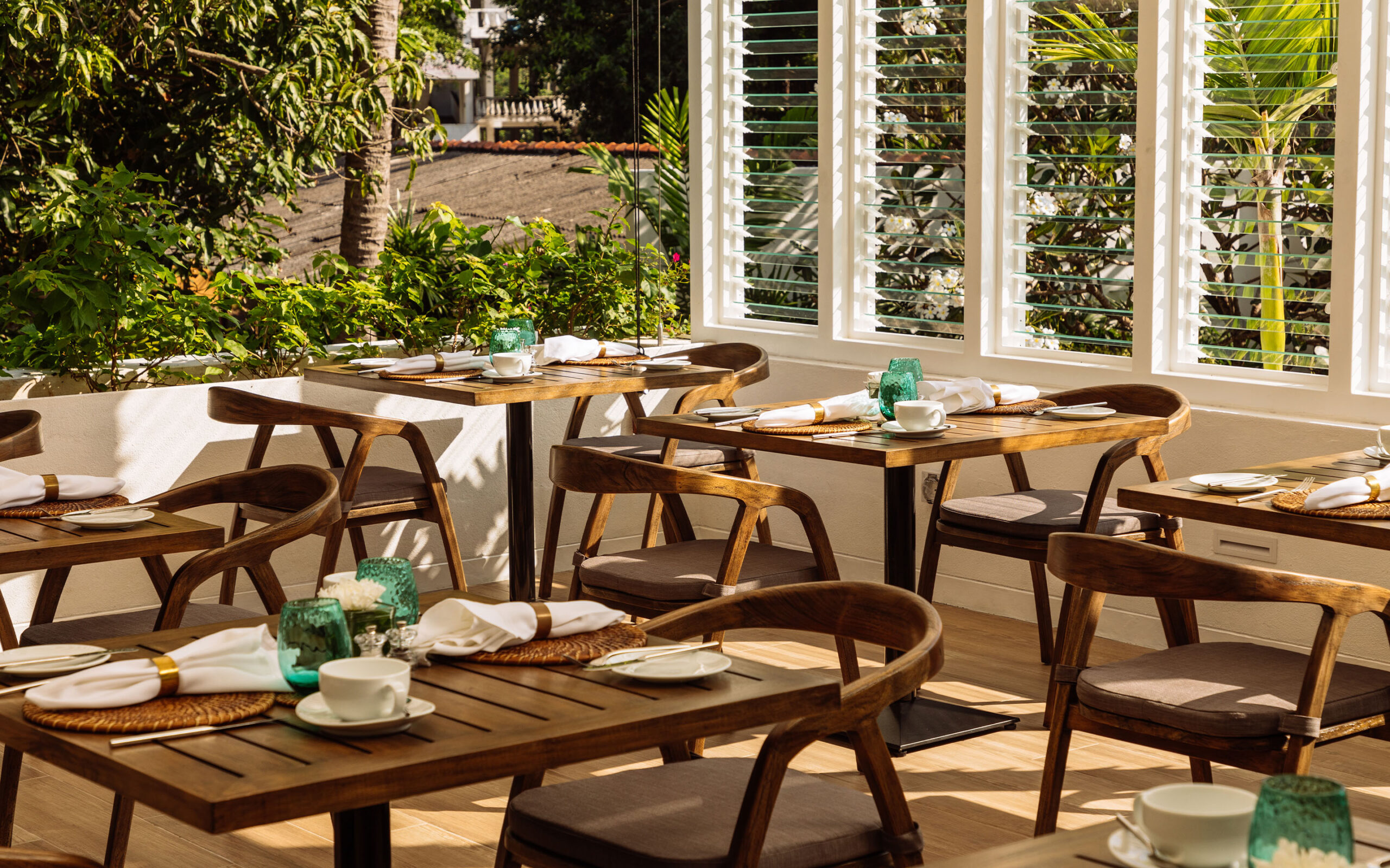 Sri Lanka Colombo Lake Lodge Restaurant