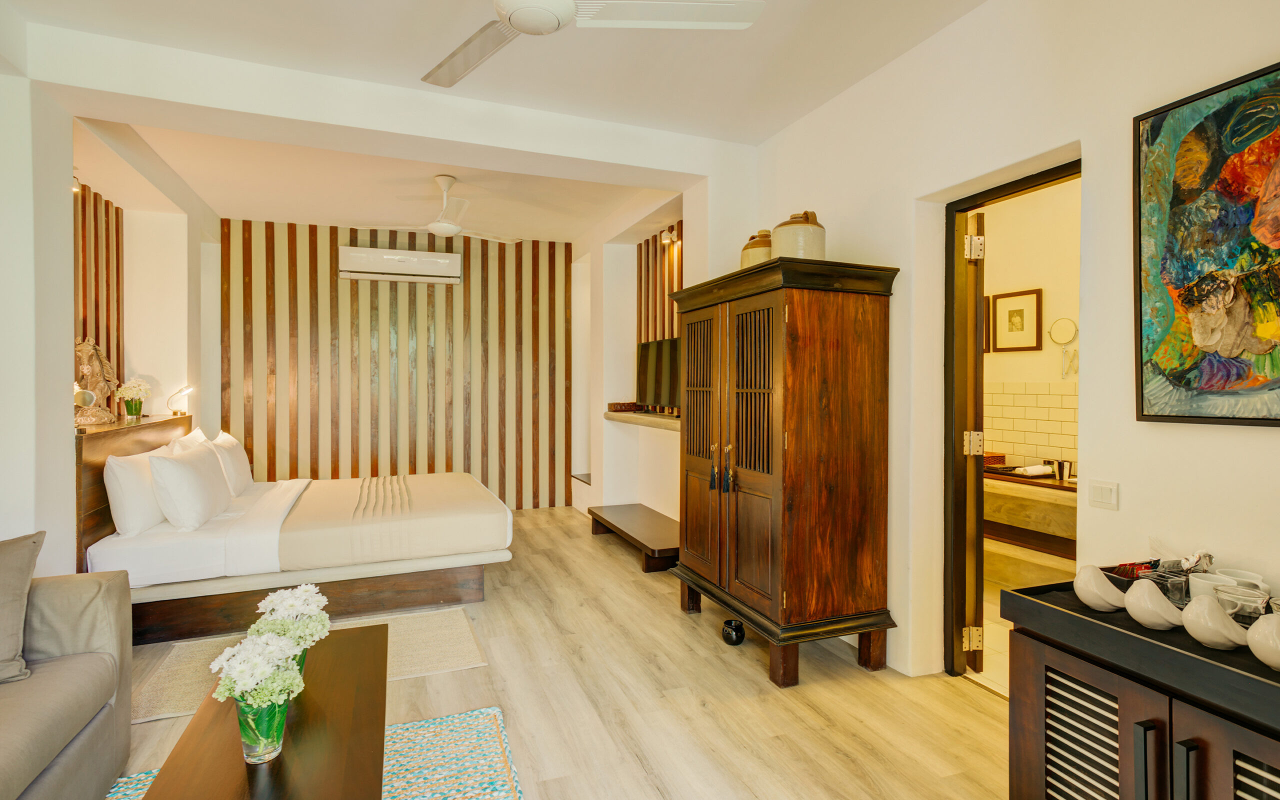 Sri Lanka Colombo Lake Lodge Room Interior