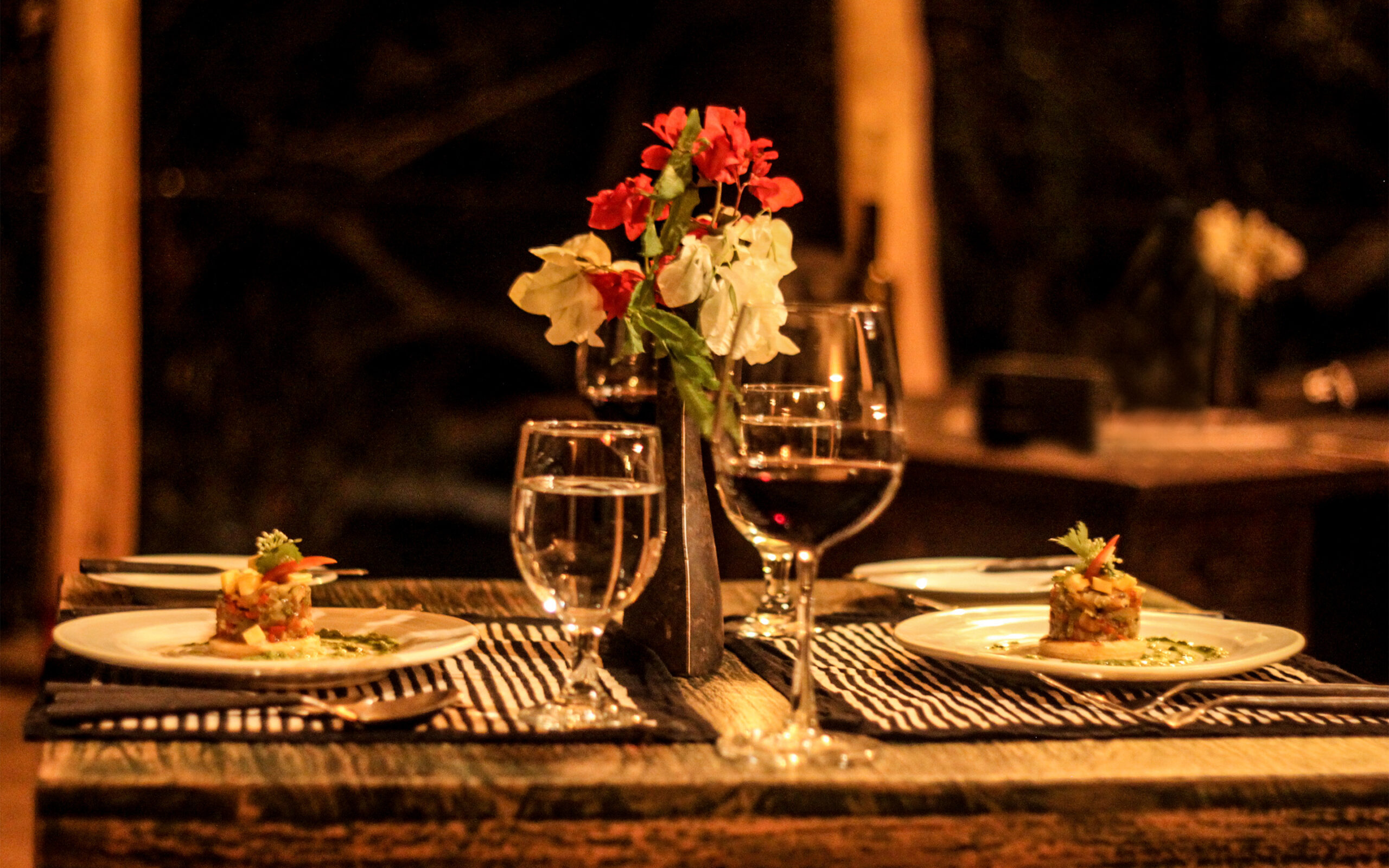 Sri Lanka Yala Flameback Eco Lodge Mad