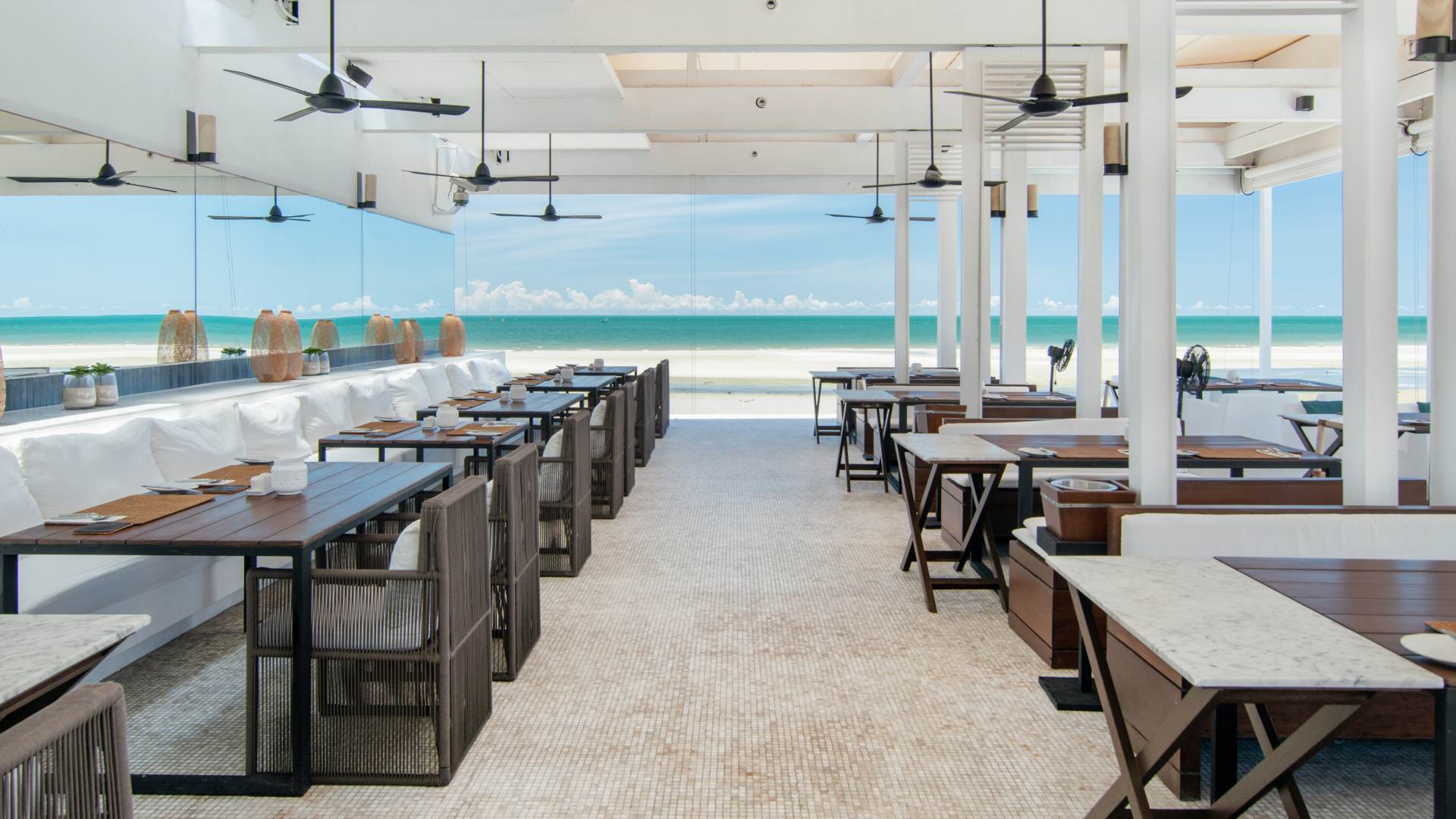 Thailand, Hua Hin, Putahracsa Hua Hin, Oceanside Restaurant