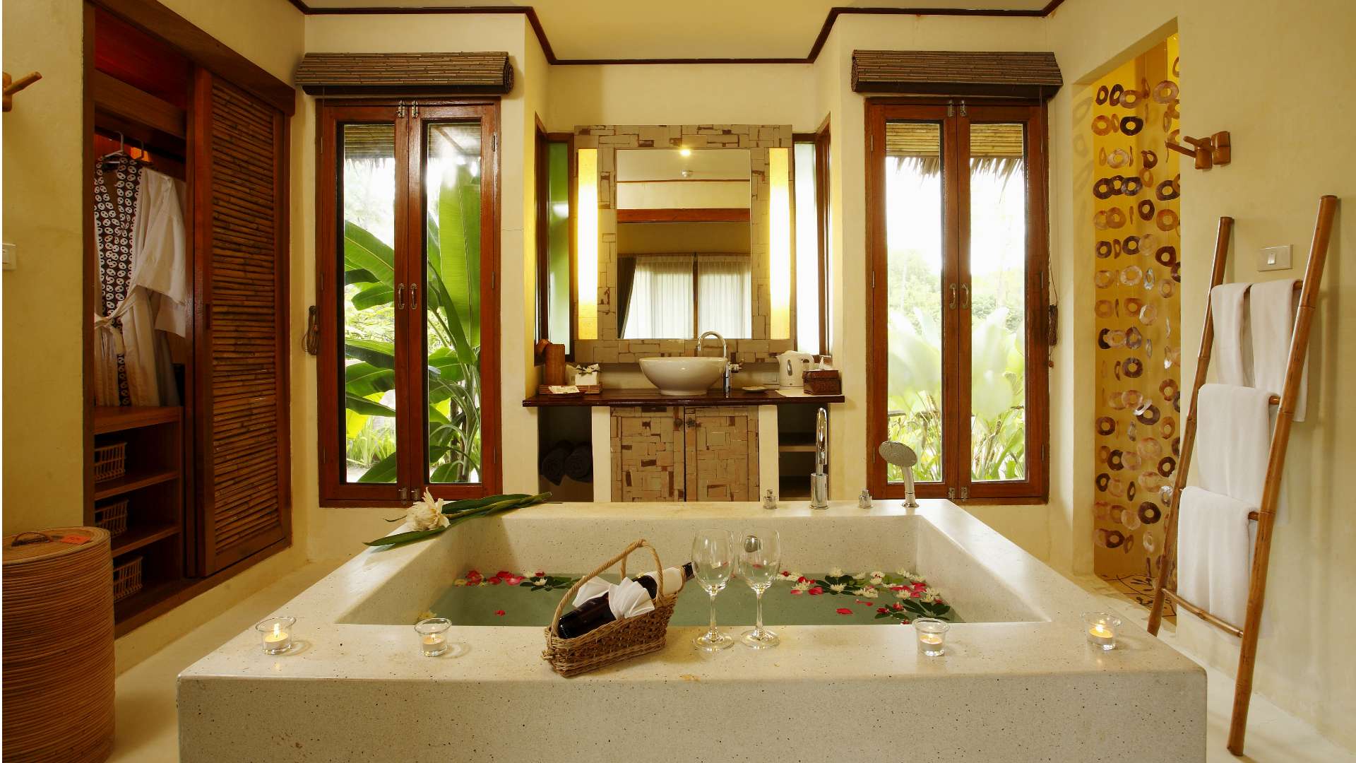 Thailand, Khao Lak, Bangsak Village, Alocasia Room