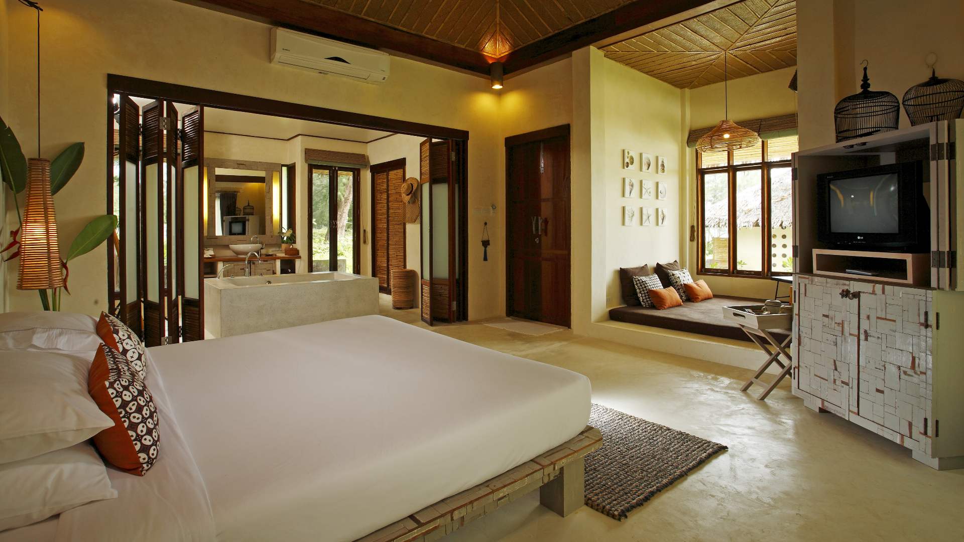 Thailand, Khao Lak, Bangsak Village, Coco Chalet Room