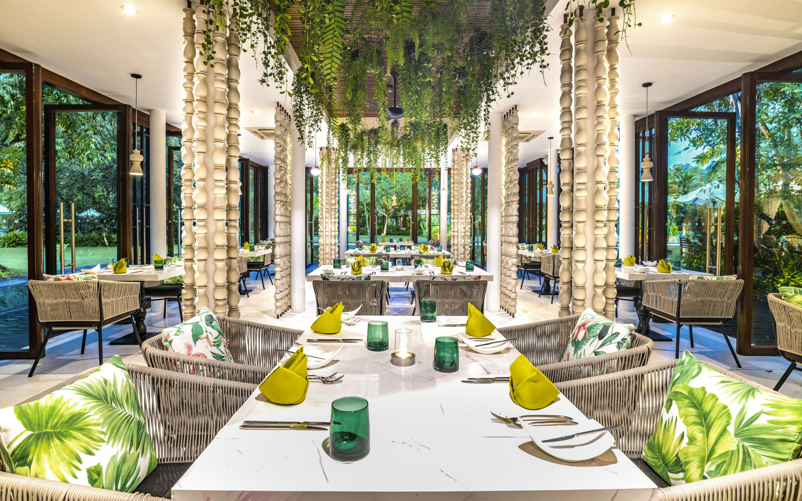 Thailand Khao Lak The Sarojin Ficus Restaurant