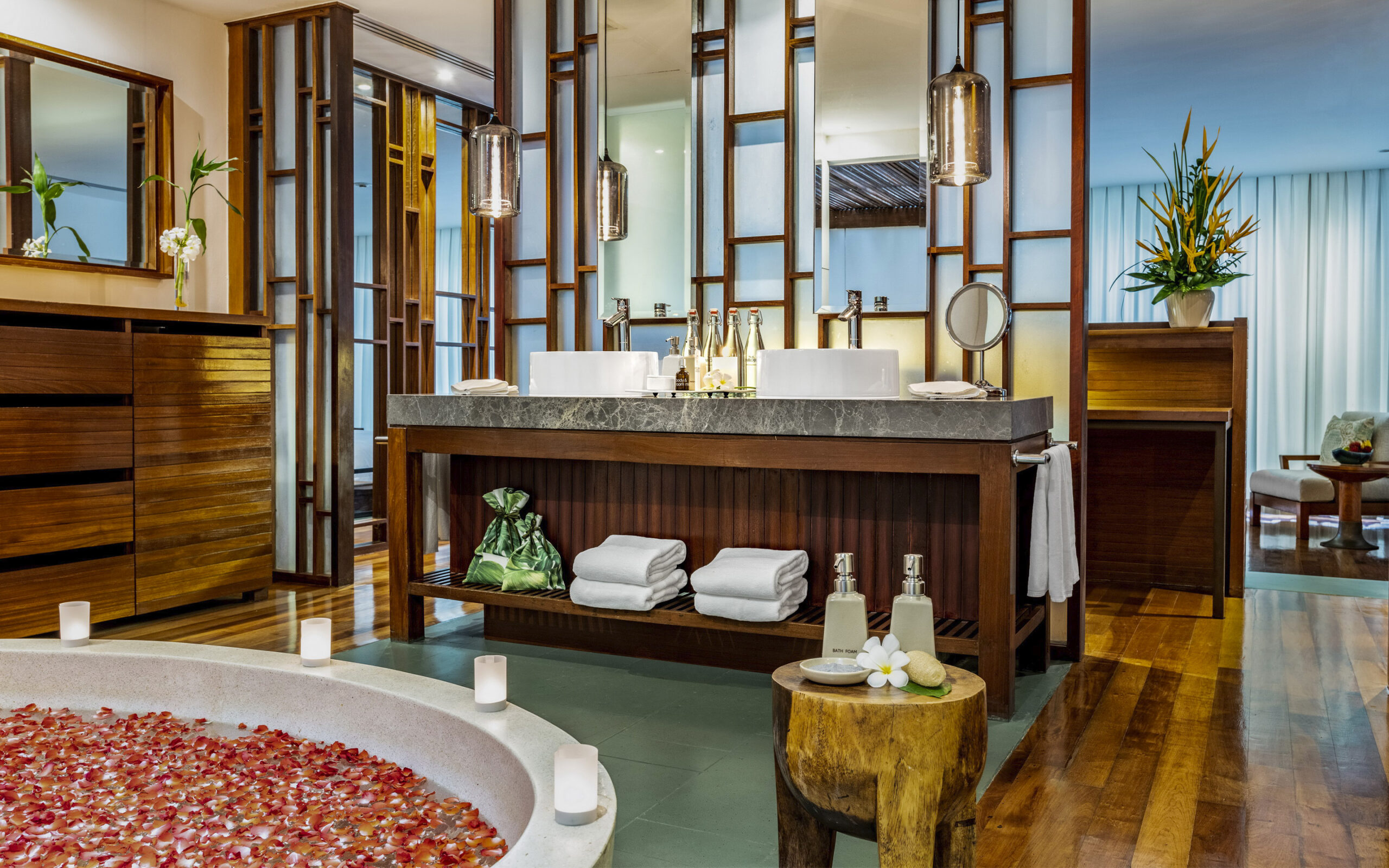 Thailand Khao Lak The Sarojin Garden Residence Badevaerelse
