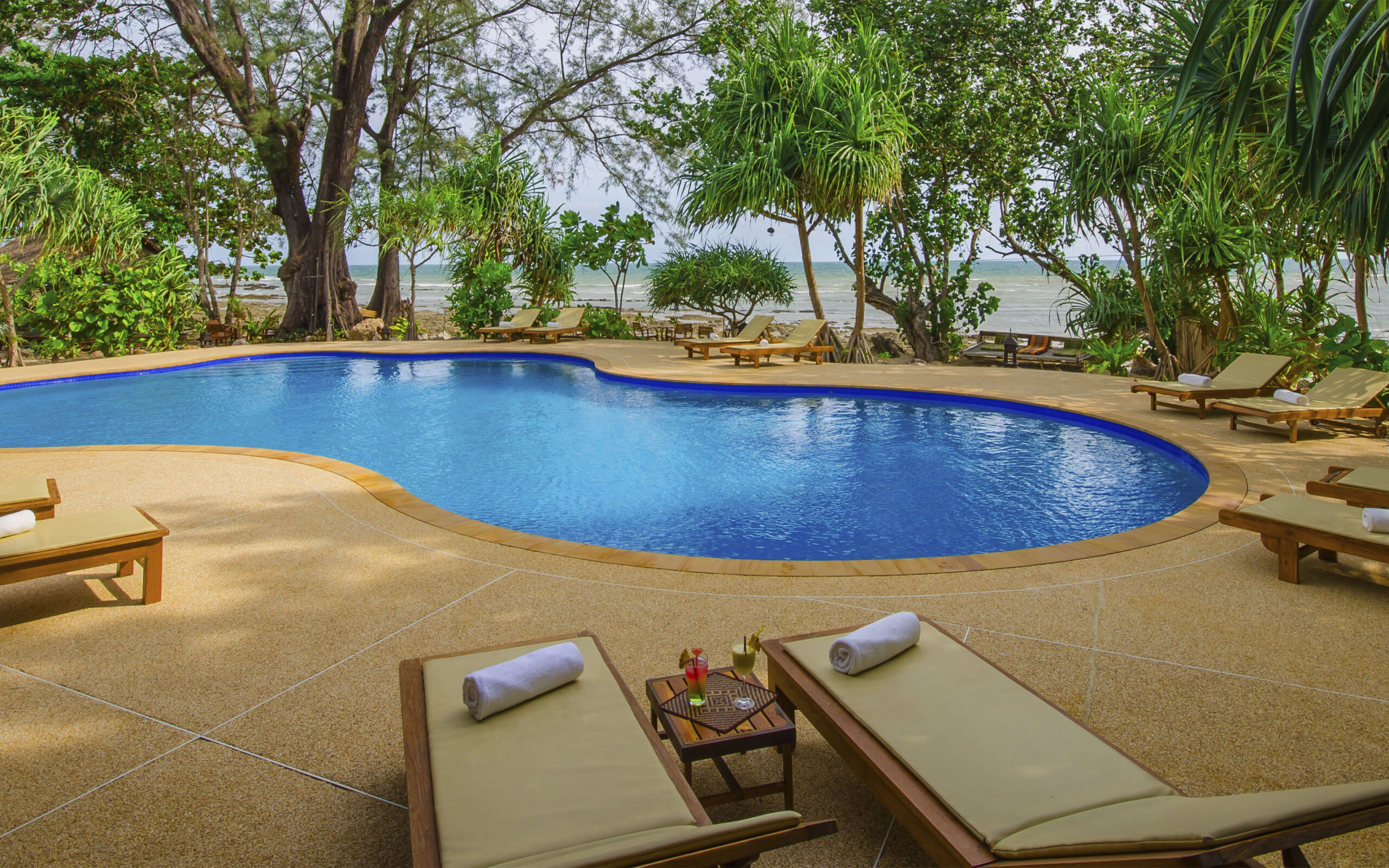 Koh Jum Beach Villas Swimmingpool