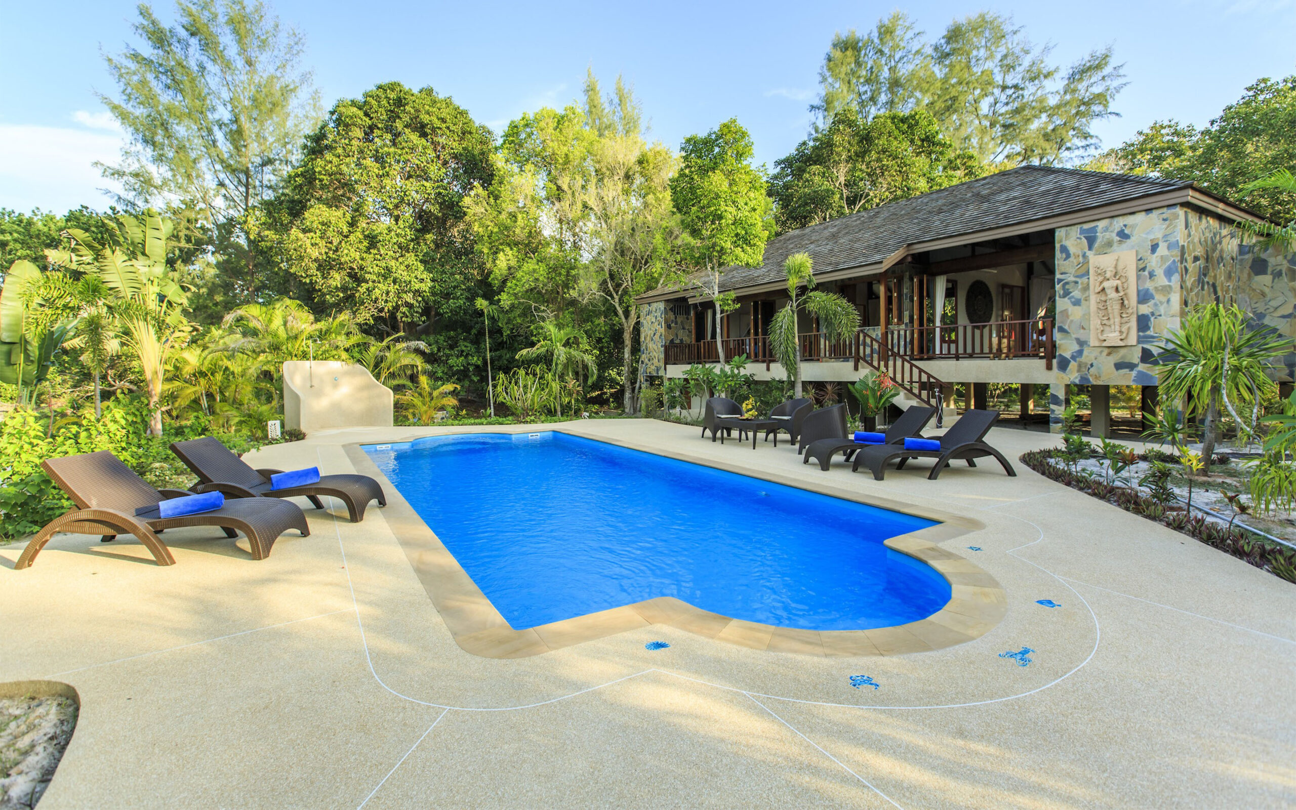 Koh Jum Beach Villas Villa Baan Thammachaat Pool Og Villa