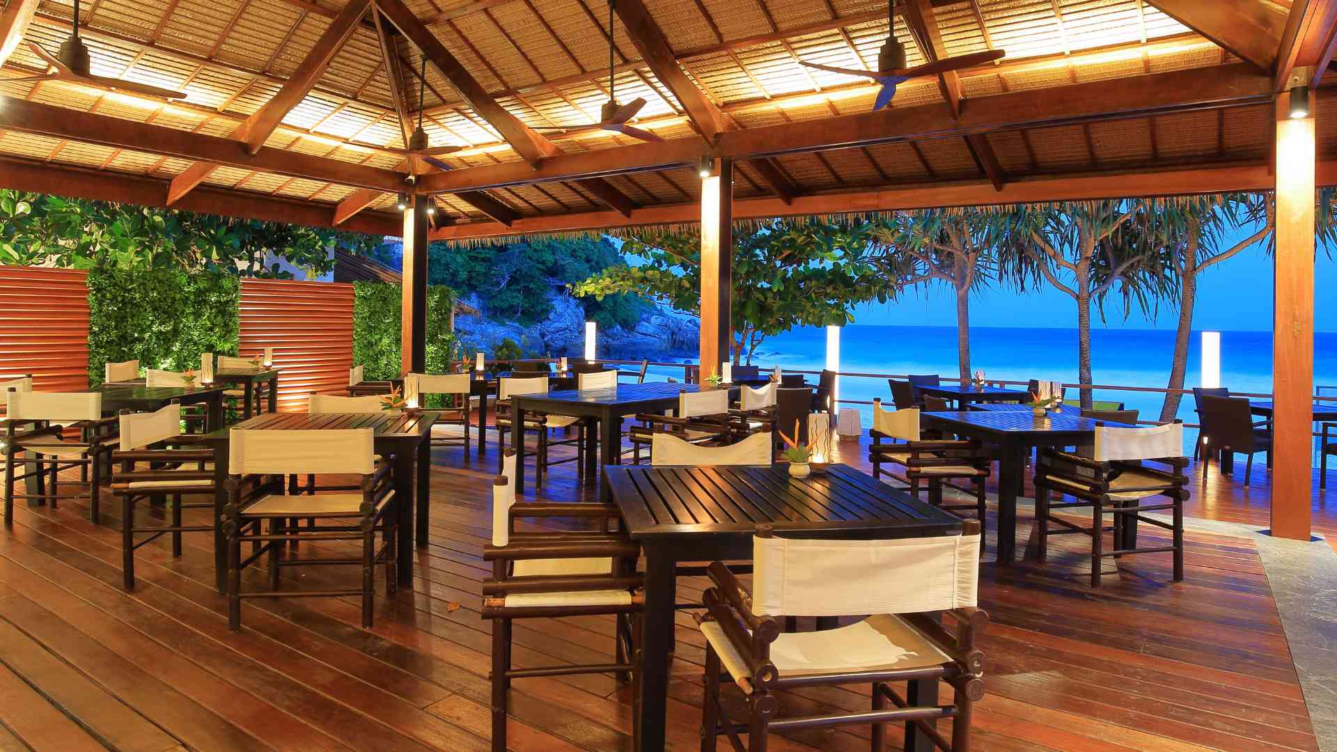 Rejser til Thailand, Phuket, The Racha, restaurant solnedgang