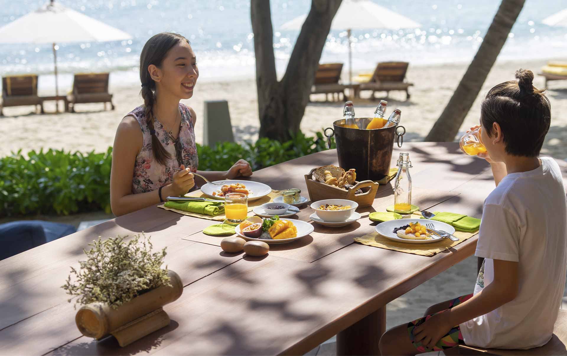 Thailand, Koh Samui, Six Senses Samui, Morgenmad P&aring; Stranden