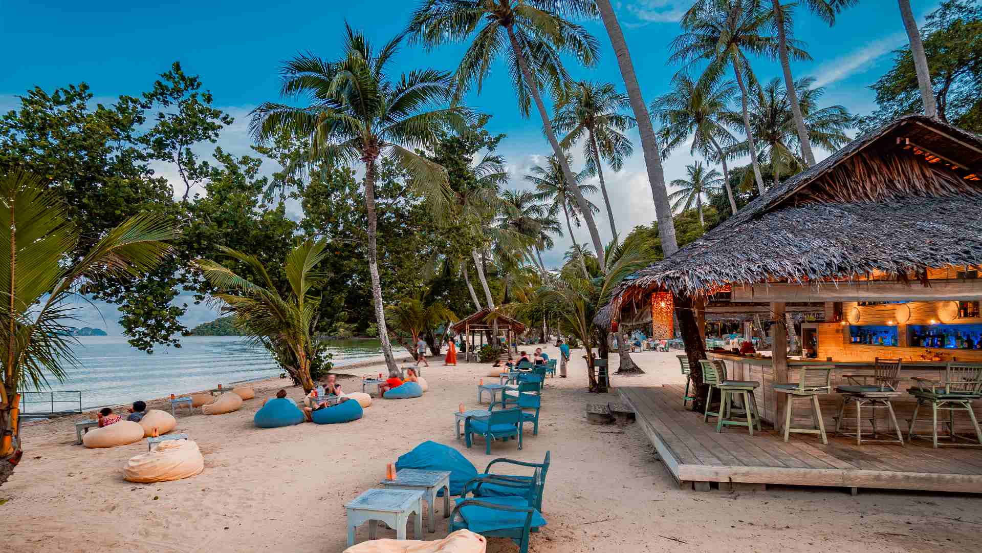 Thailand, Koh Yao Noi, Treehouse Villas, Strand Solnedgang