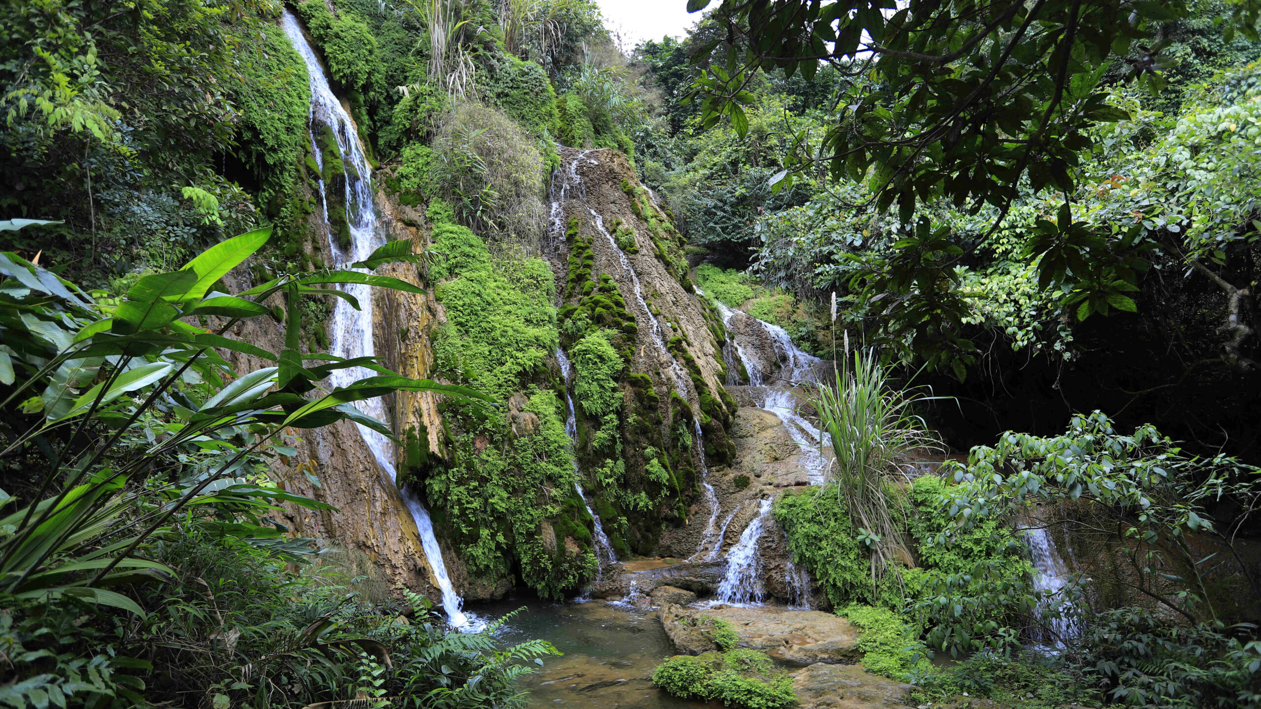 Vietnam Mai Chau Avana Retreat Vandfald
