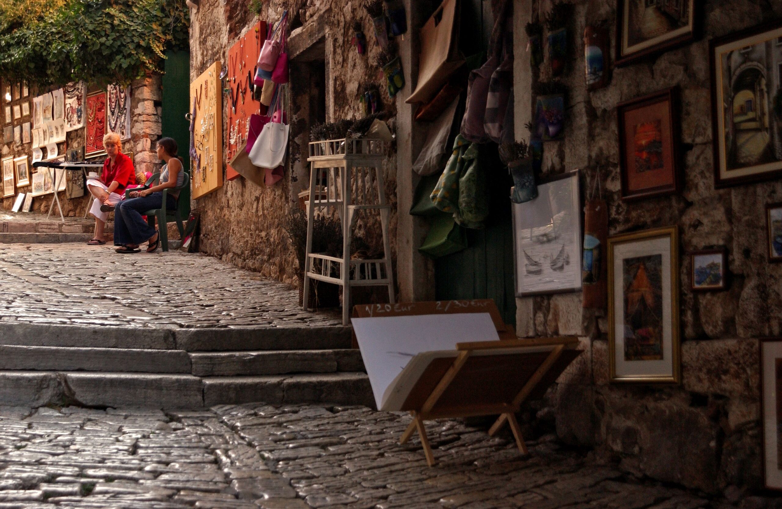 kroatien rovinj old town street scaled