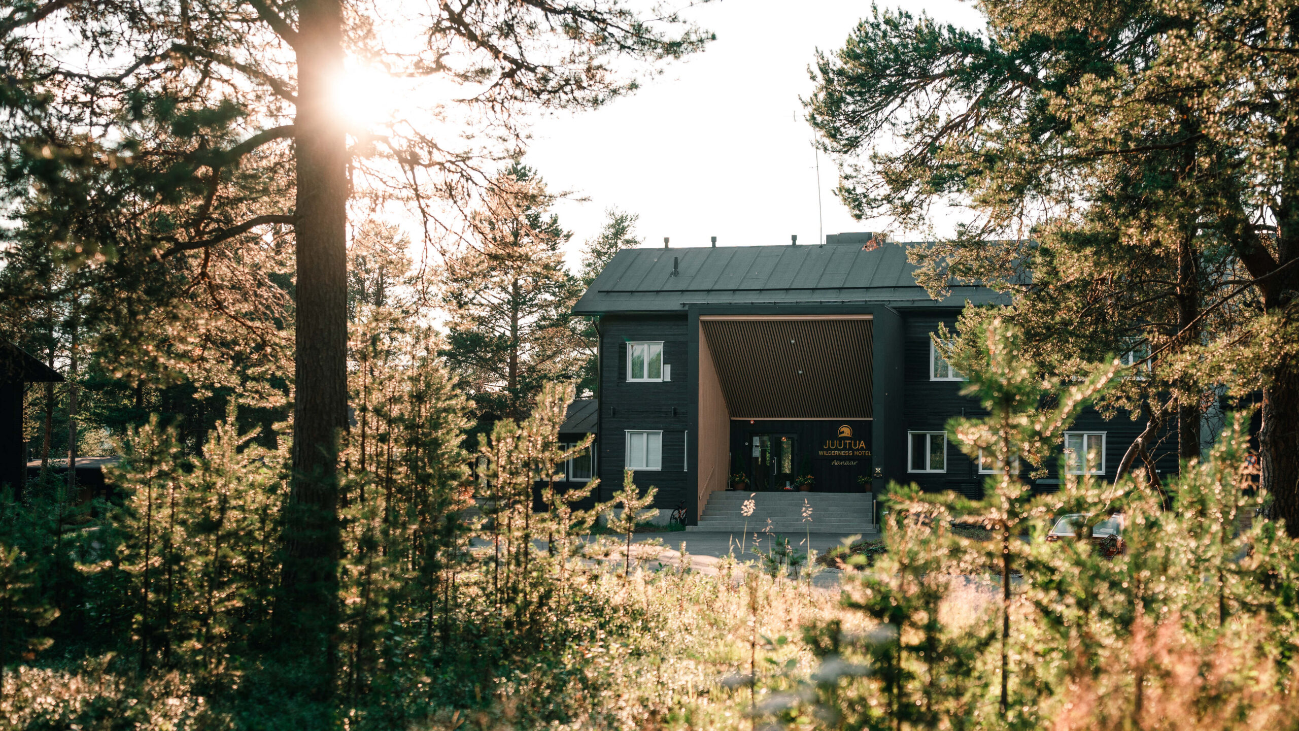 finland inari juutua wildernes entrance autumn scaled hotel