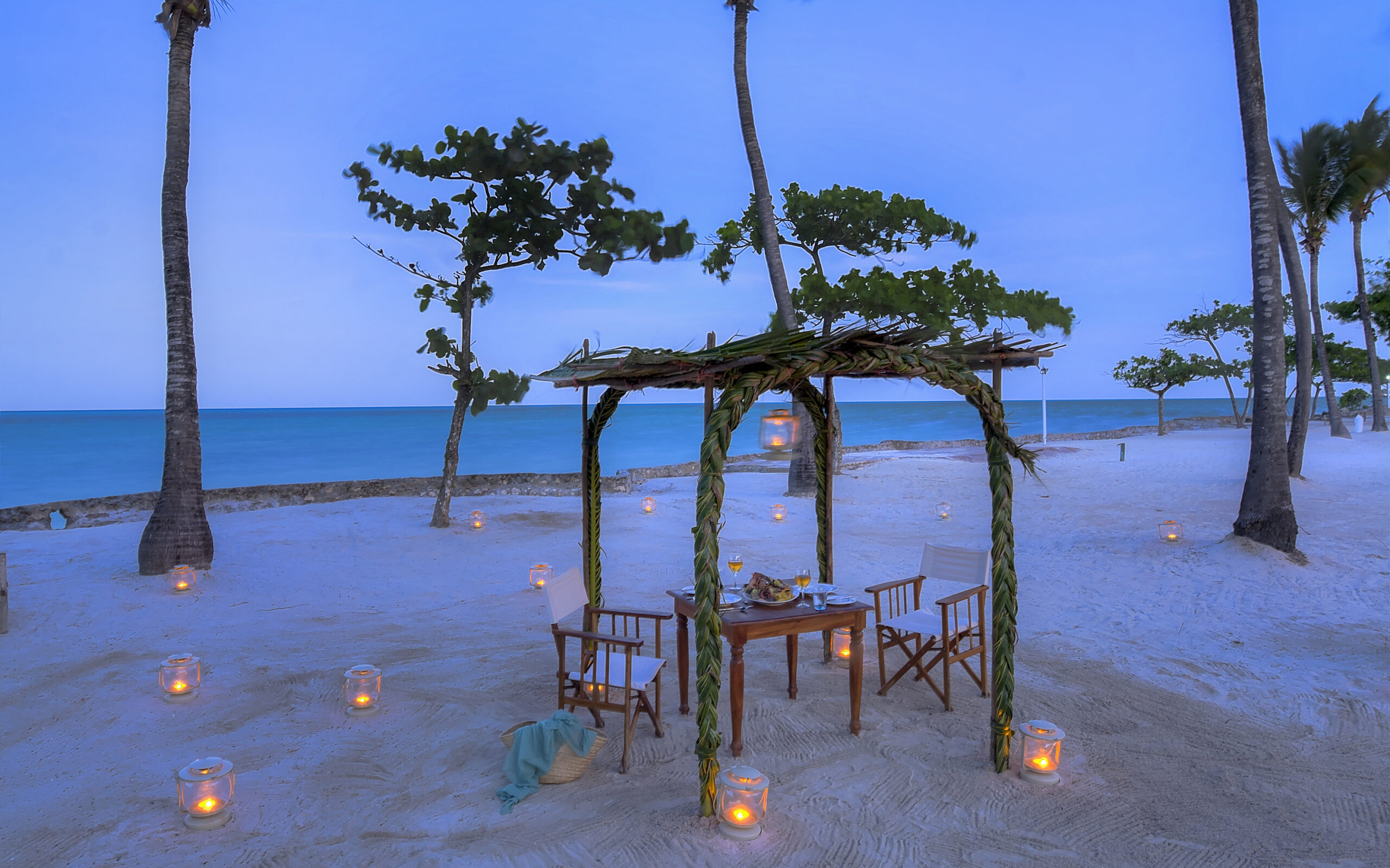zanzibar diamonds mapenzi beach dining scaled