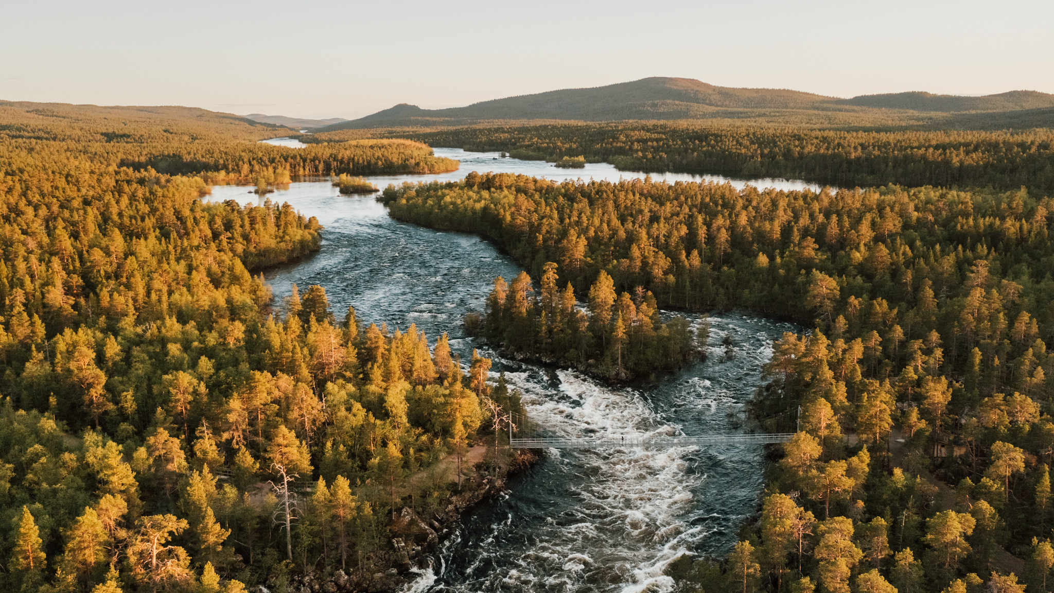 finland Lapland wilderness hotels autumn juutua flod